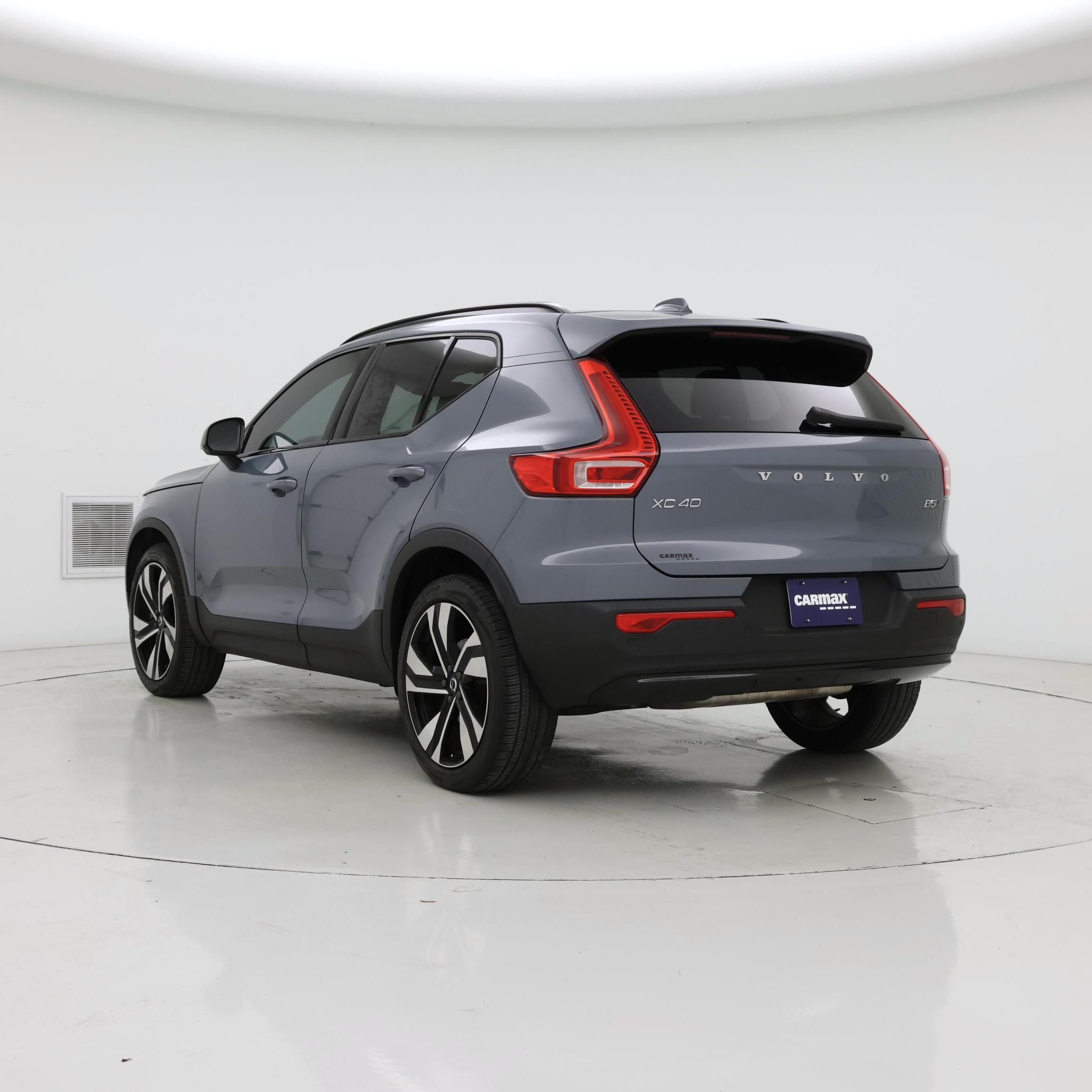 Thumbnail: 2023 Volvo XC40 - 2