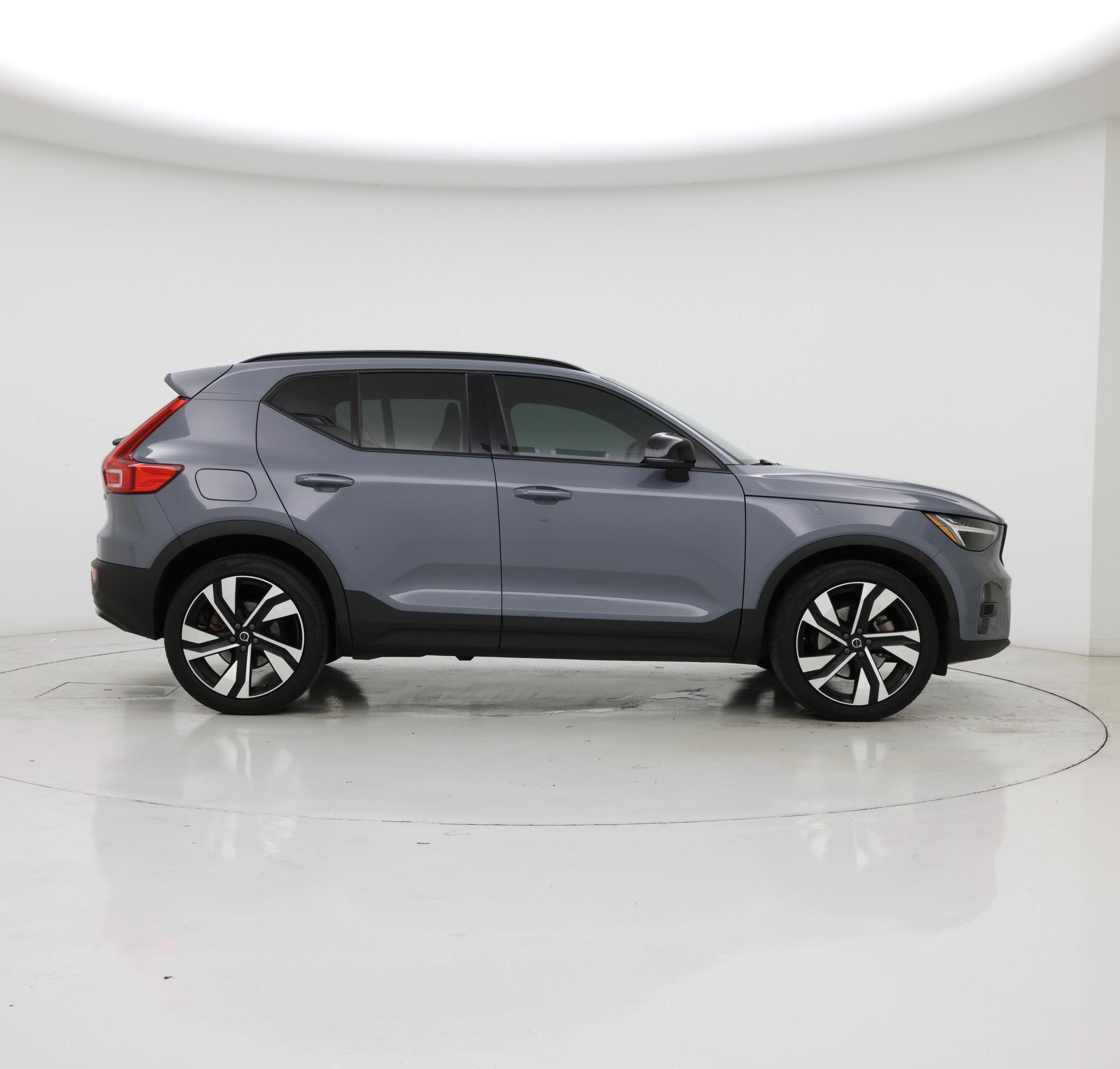 Thumbnail: 2023 Volvo XC40 - 7