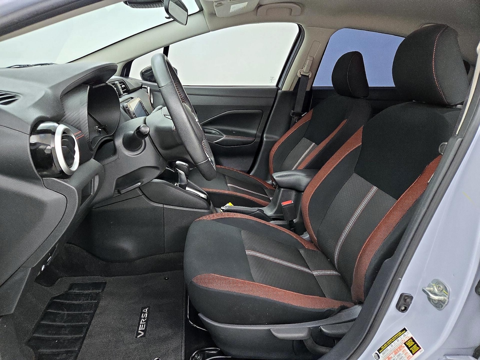 2025 Nissan Versa Sedan SR - Photo 12