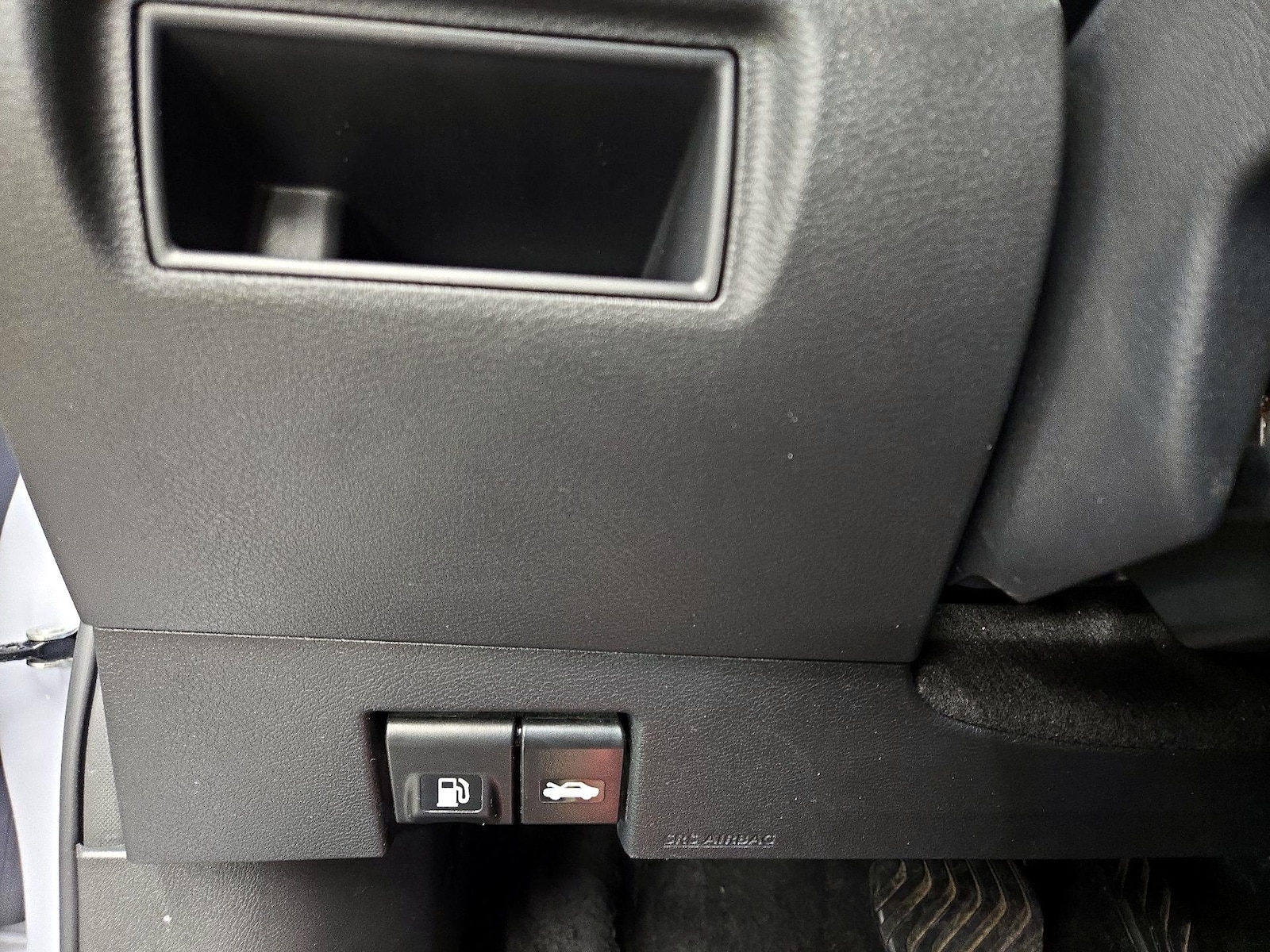 2025 Nissan Versa Sedan SR - Photo 14