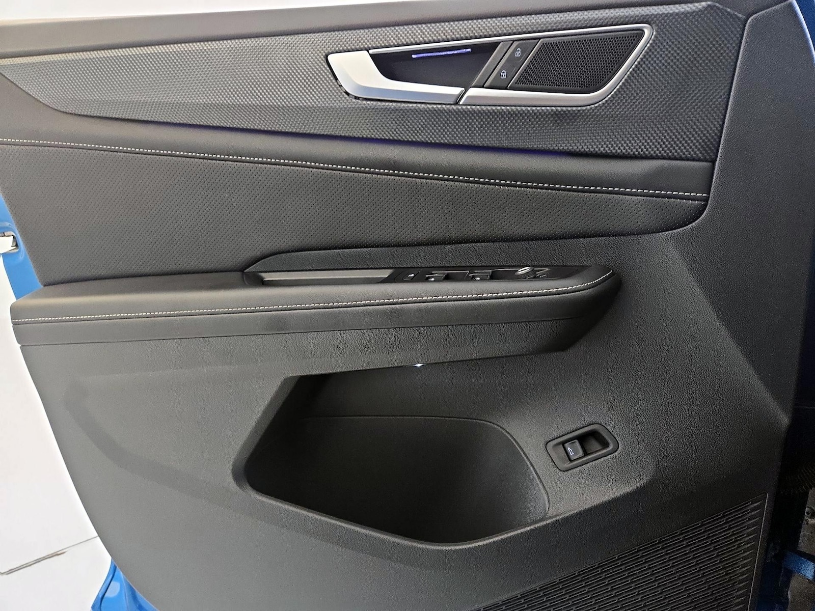 2024 Volkswagen Atlas Cross Sport SEL R-LINE - Photo 13