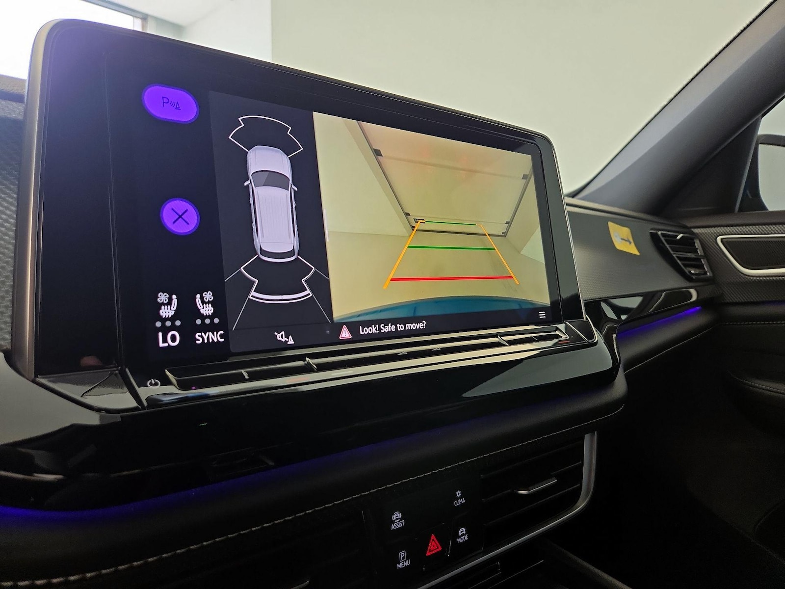 2024 Volkswagen Atlas Cross Sport SEL R-LINE - Photo 16