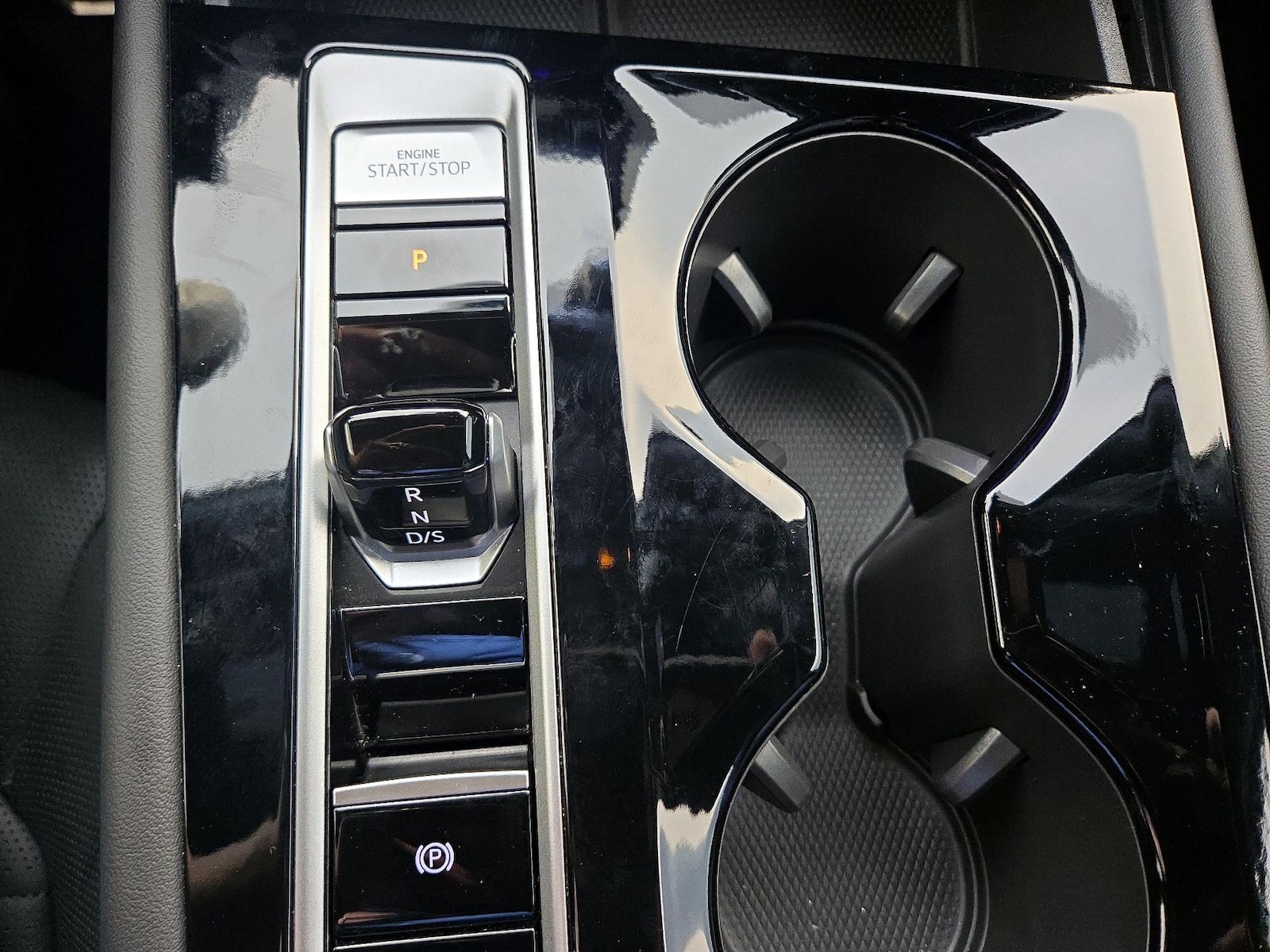 2024 Volkswagen Atlas Cross Sport SEL R-LINE - Photo 19