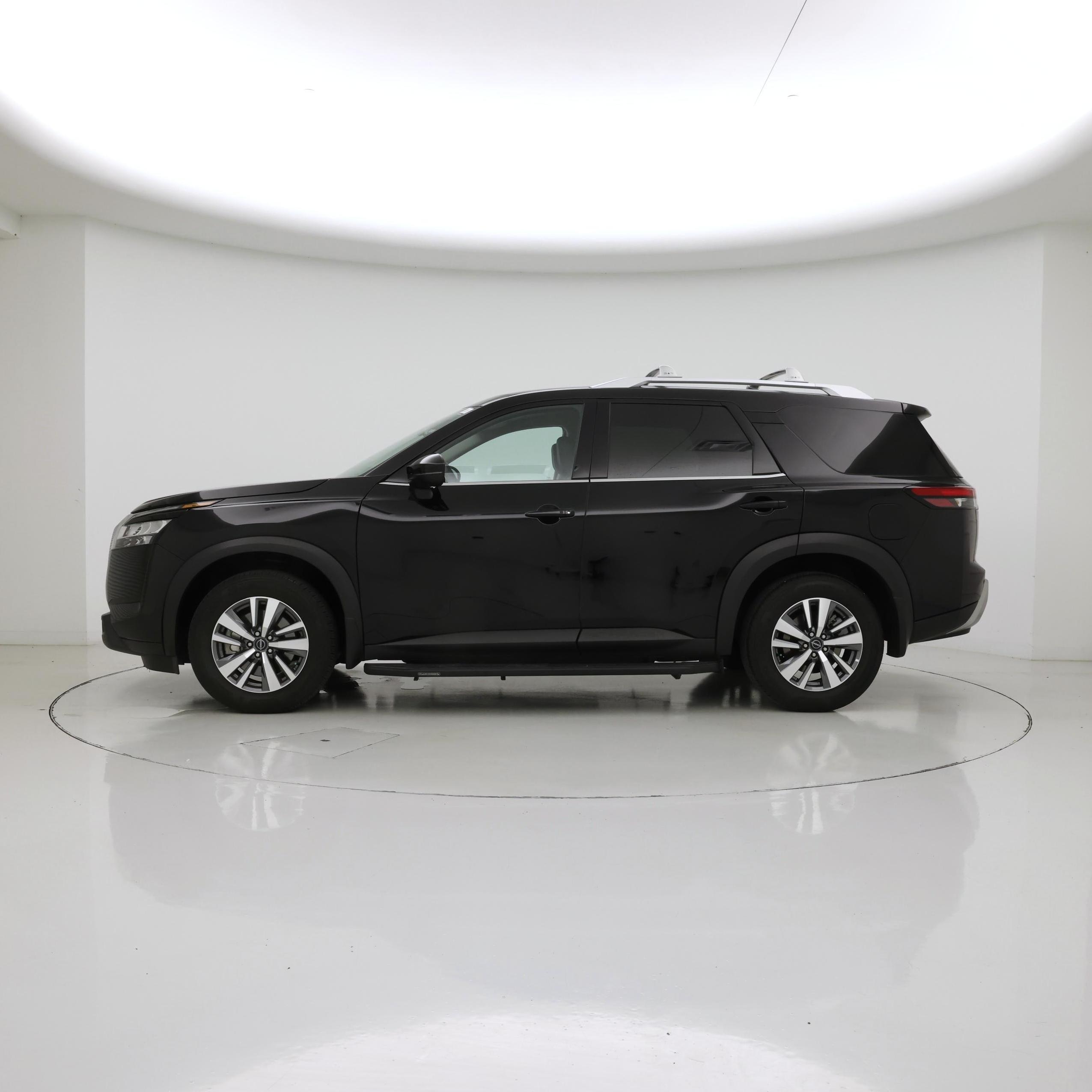 Thumbnail: 2024 Nissan Pathfinder - 3