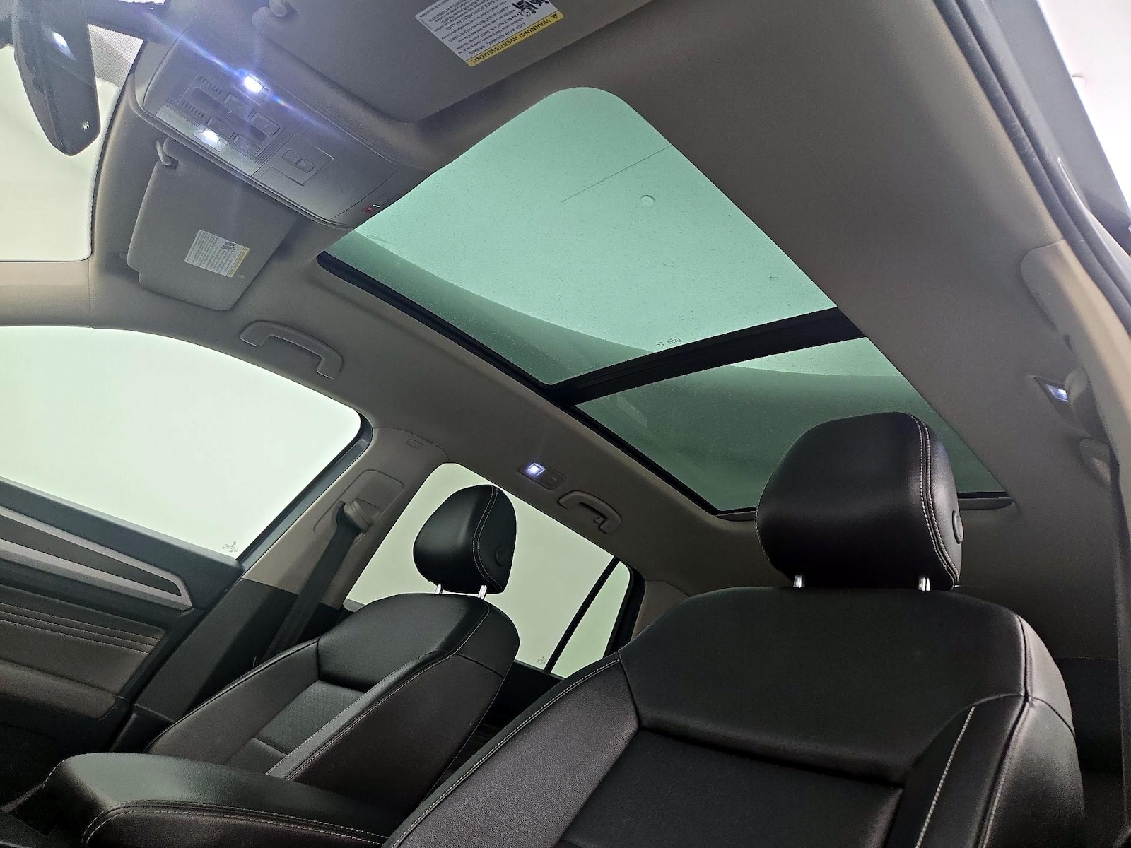 2023 Volkswagen Atlas SE w/Tech - Photo 18