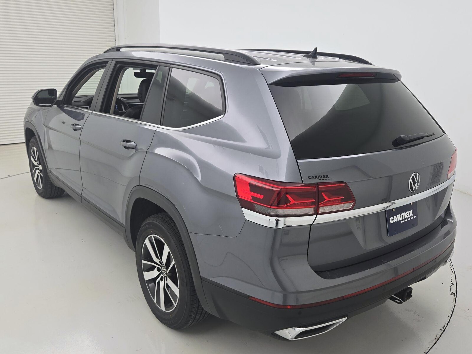 2023 Volkswagen Atlas SE w/Tech - Photo 7