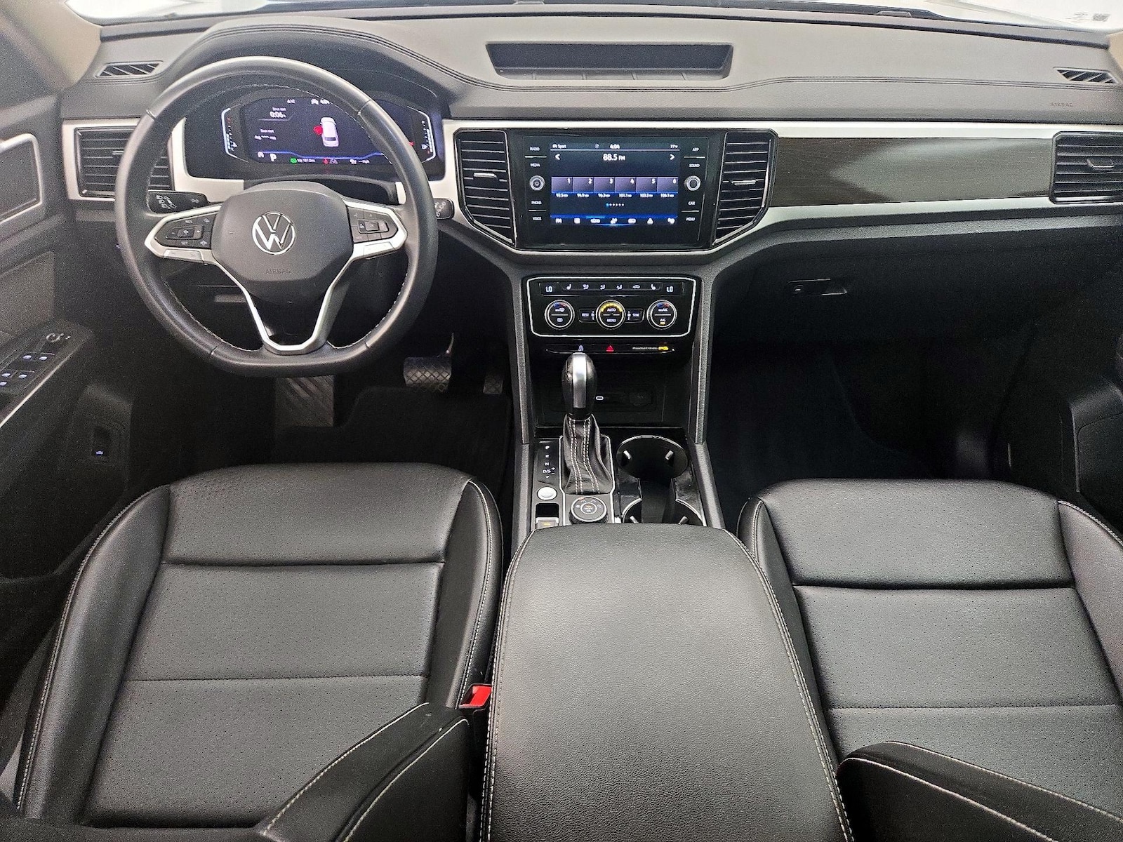 2023 Volkswagen Atlas SE w/Tech - Photo 8