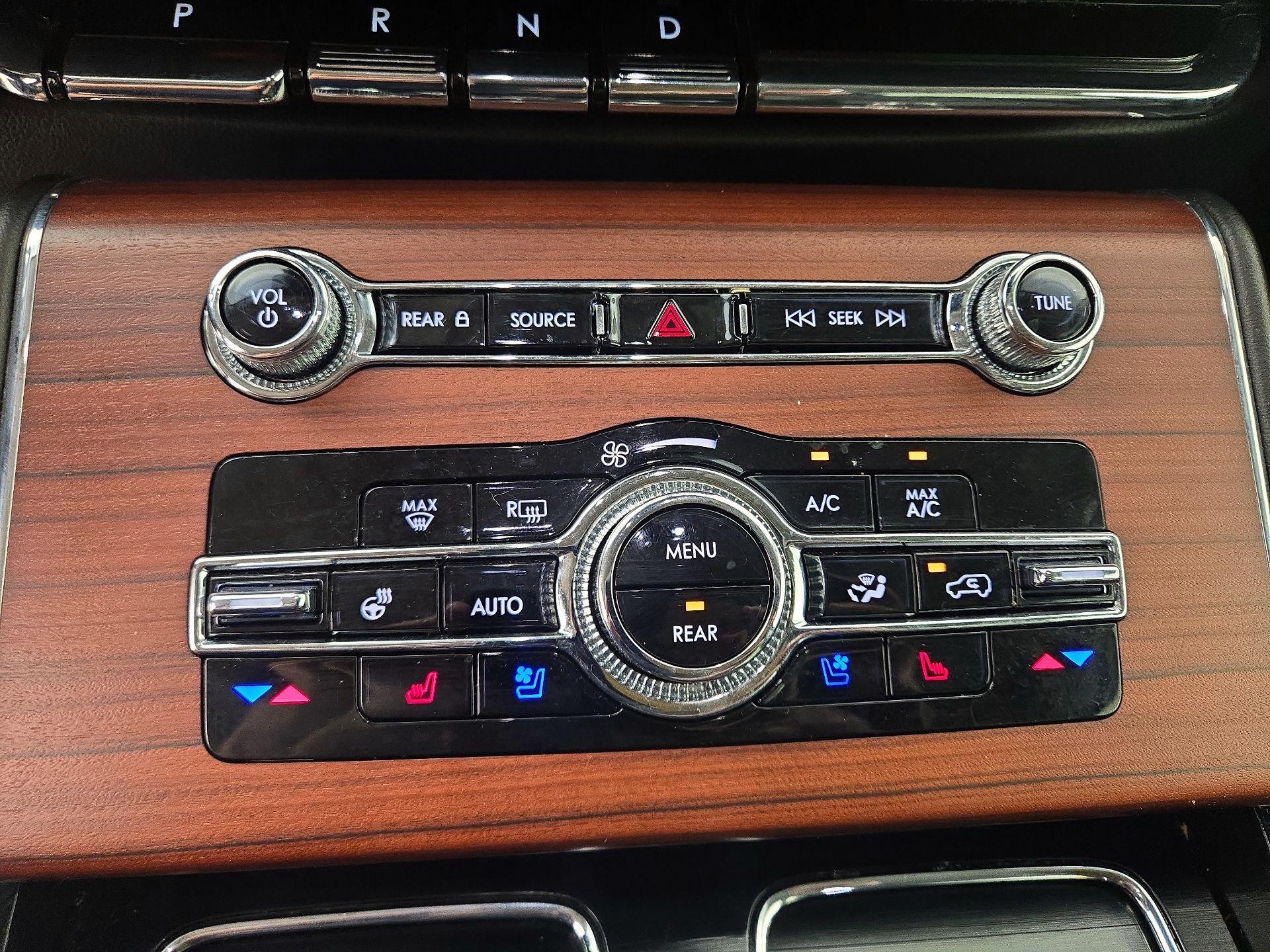 Thumbnail: 2021 Lincoln Aviator - 15