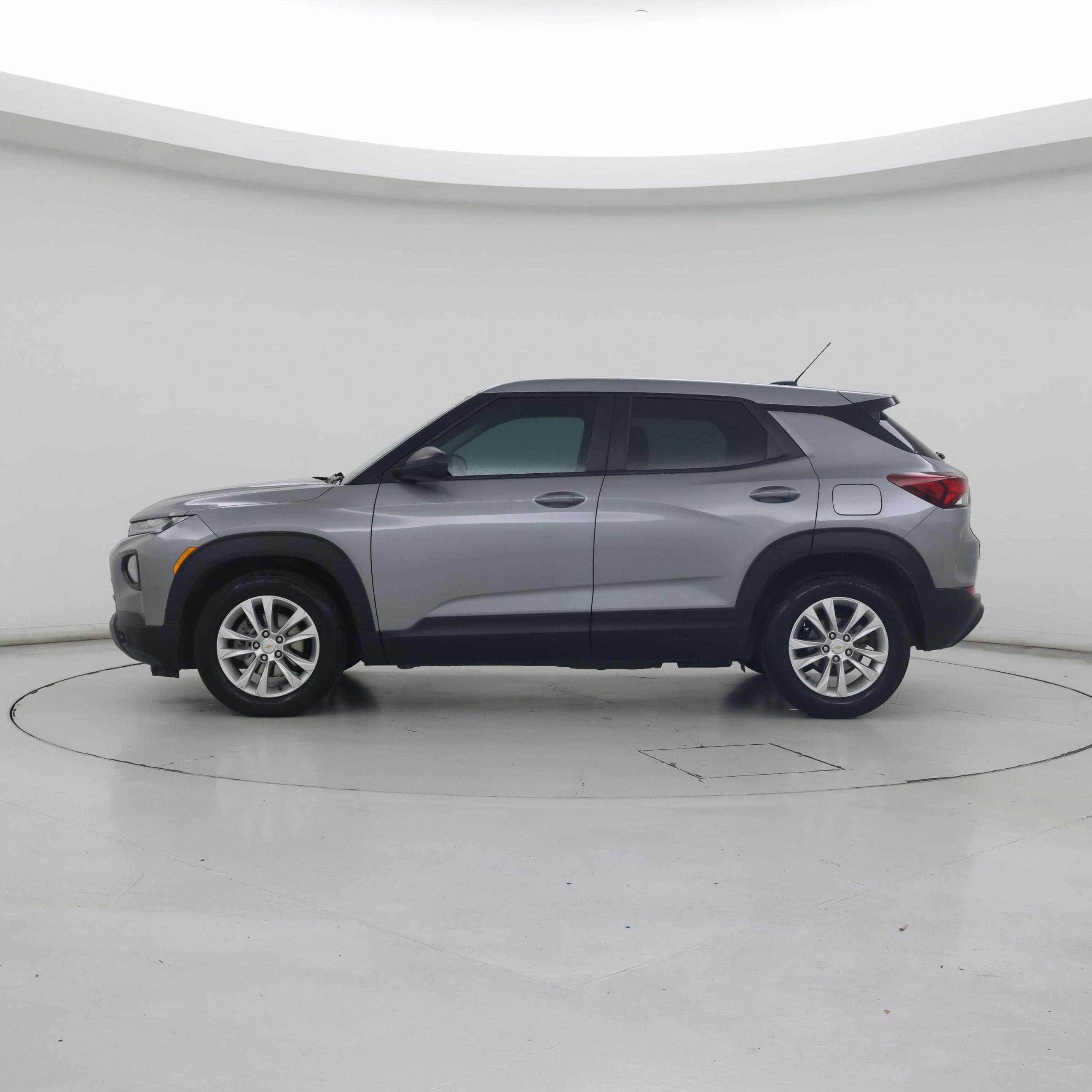 Thumbnail: 2023 Chevrolet TrailBlazer - 3