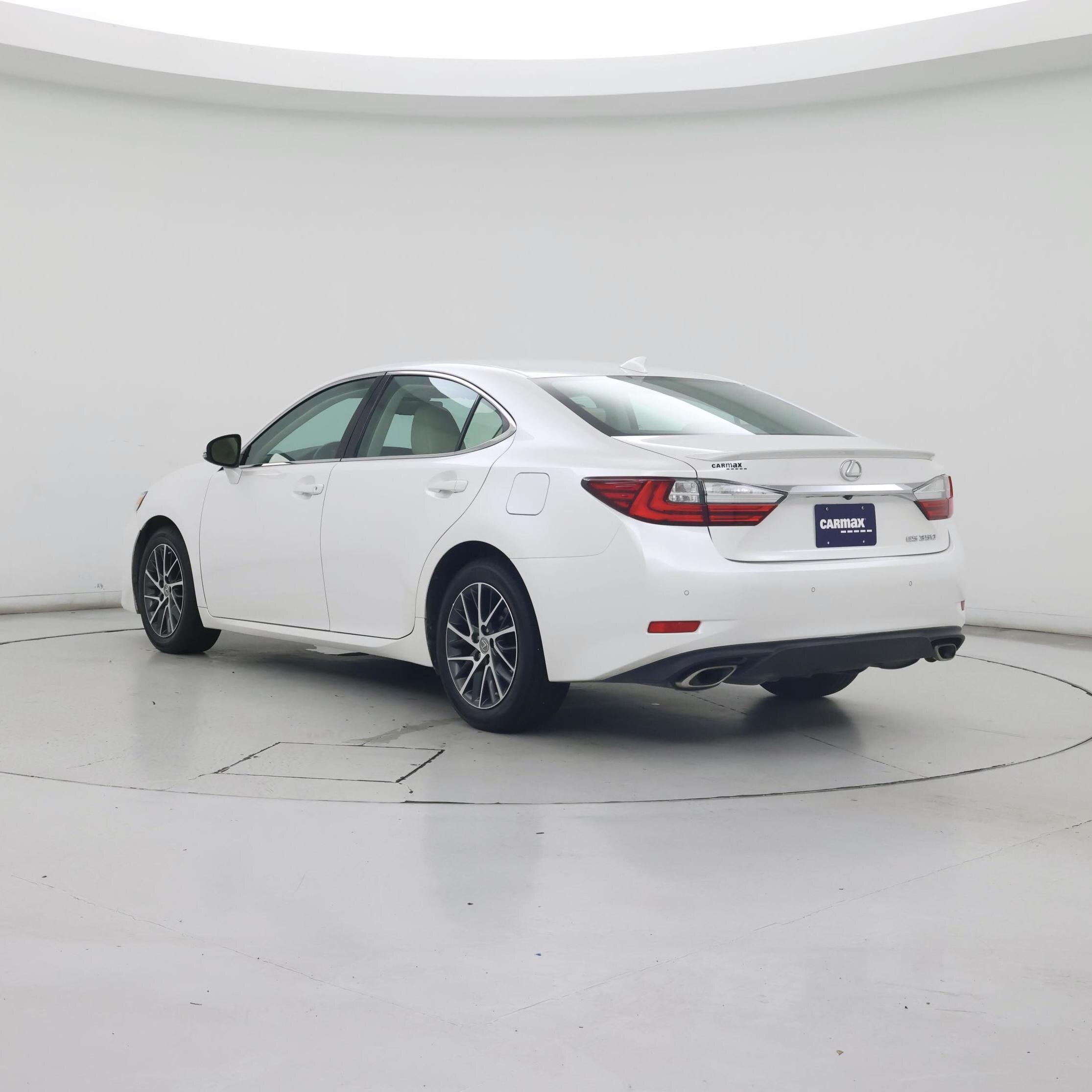 Thumbnail: 2018 Lexus ES - 2