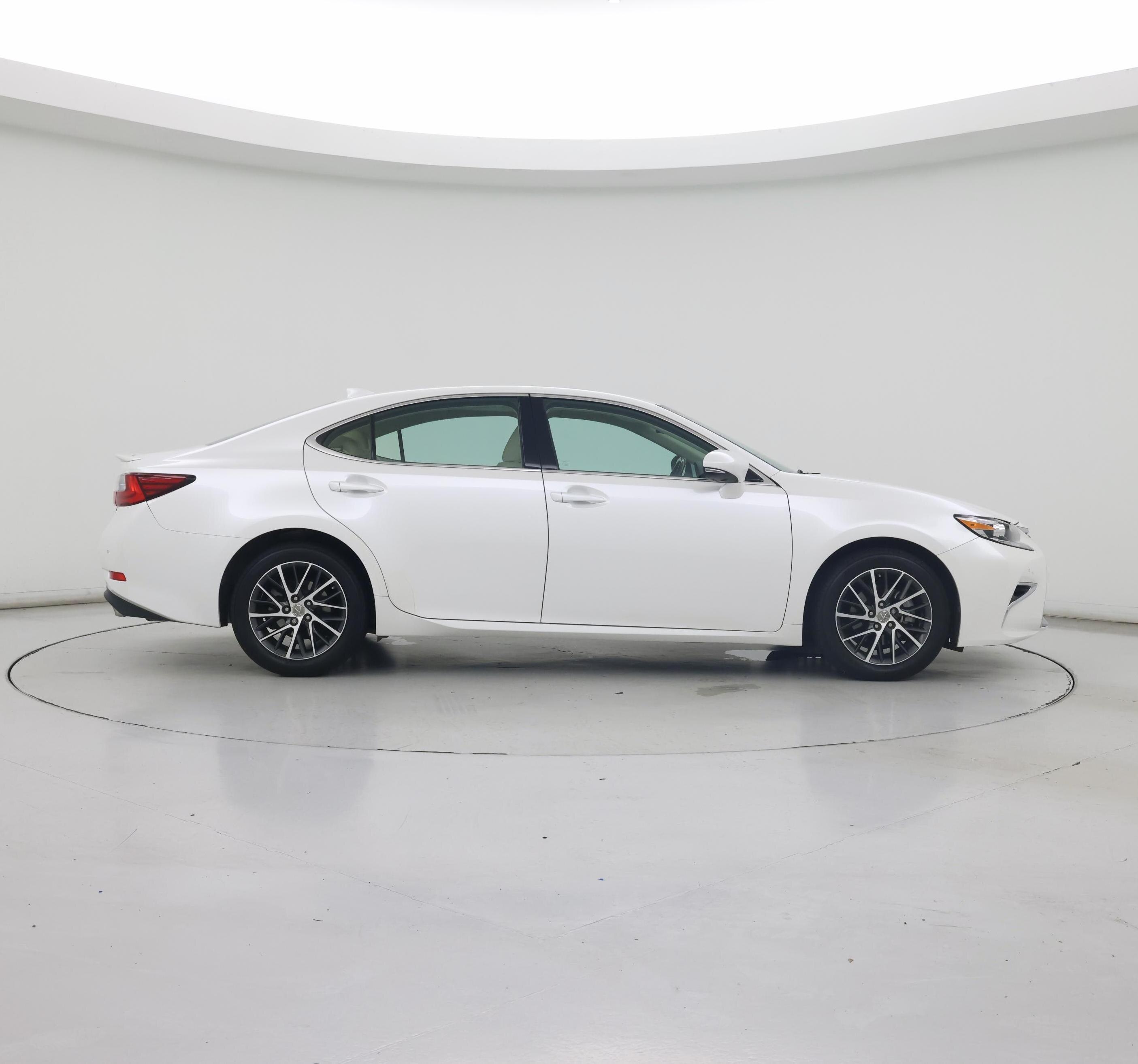 Thumbnail: 2018 Lexus ES - 7