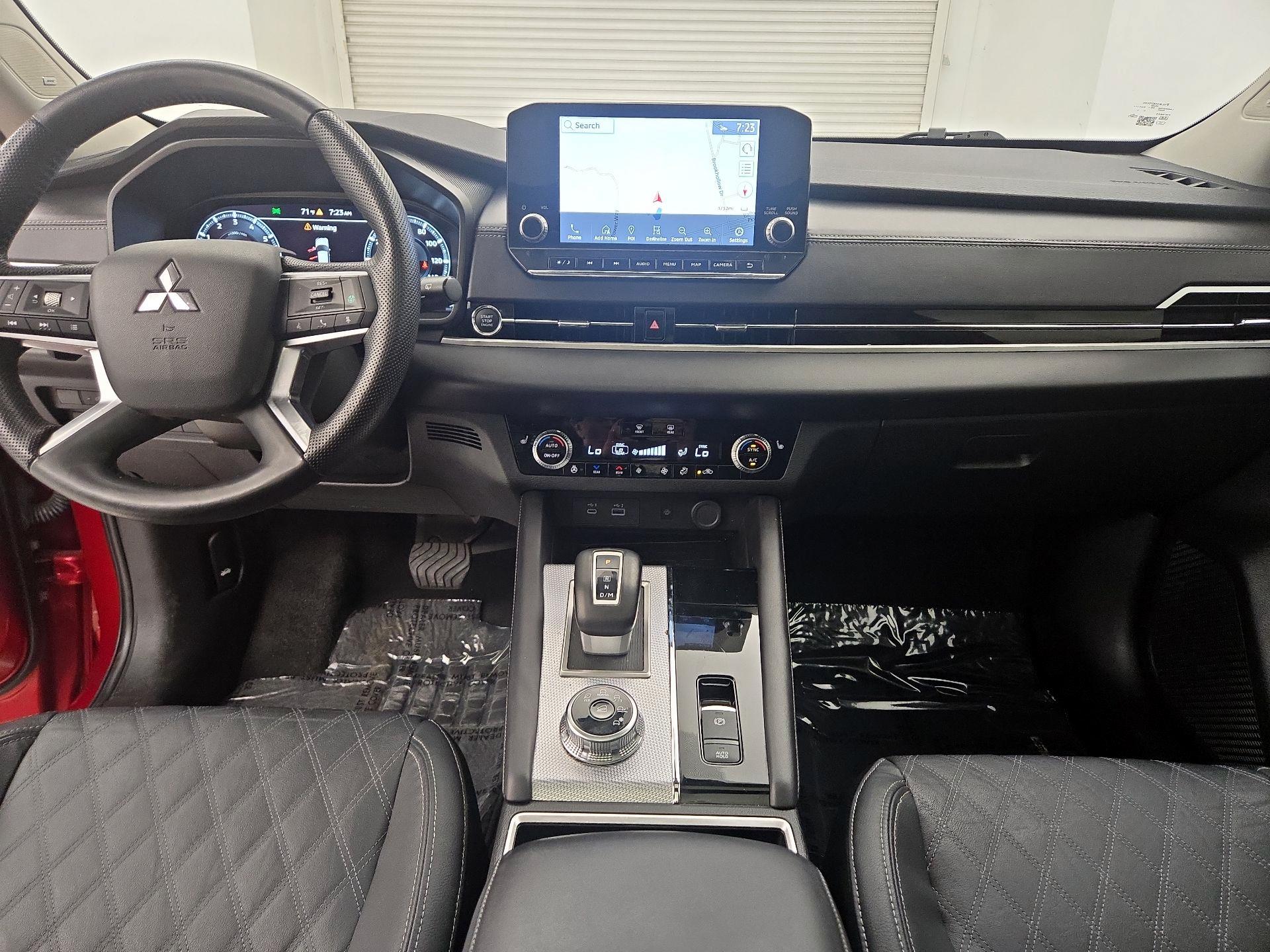 Thumbnail: 2023 Mitsubishi Outlander - 9