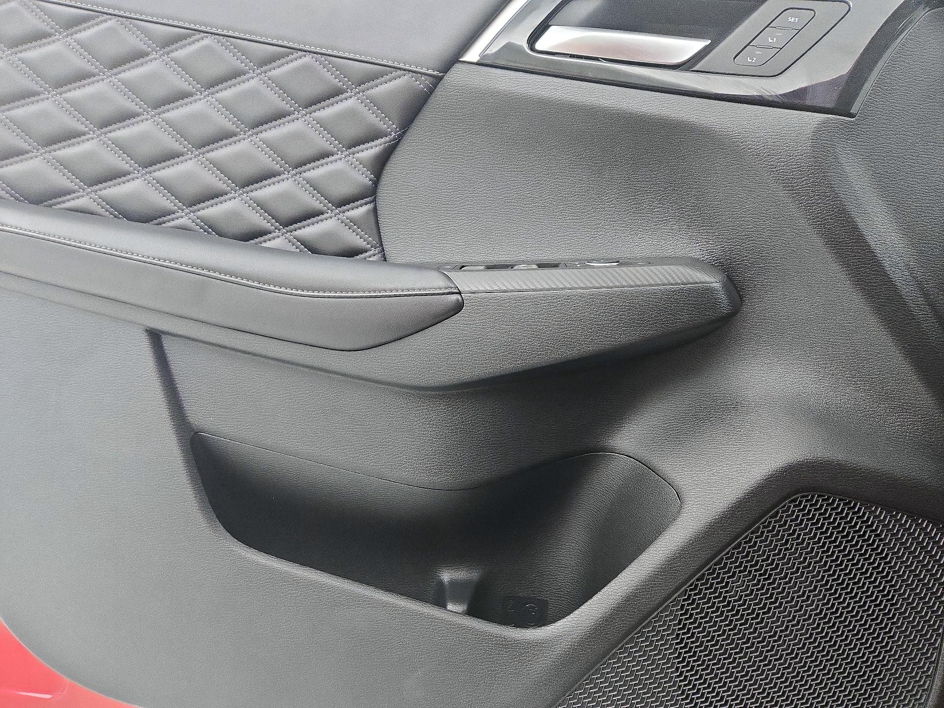 Thumbnail: 2023 Mitsubishi Outlander - 12