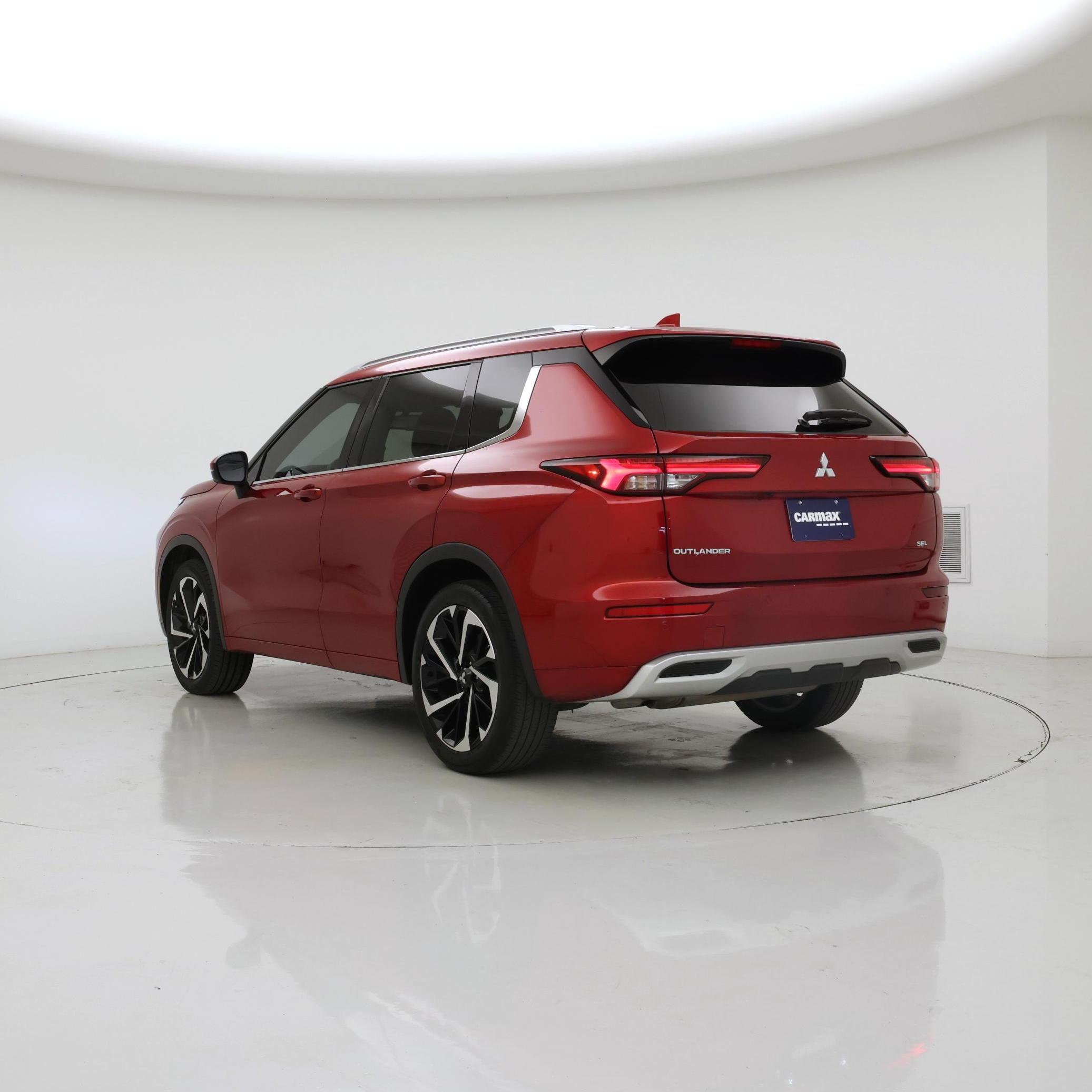 Thumbnail: 2023 Mitsubishi Outlander - 2