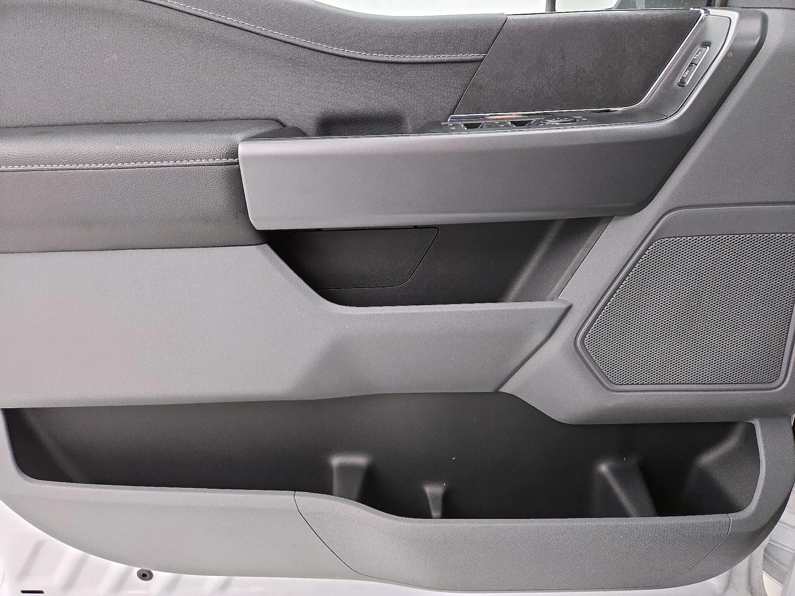 2024 Ford F-150 XLT - Photo 13