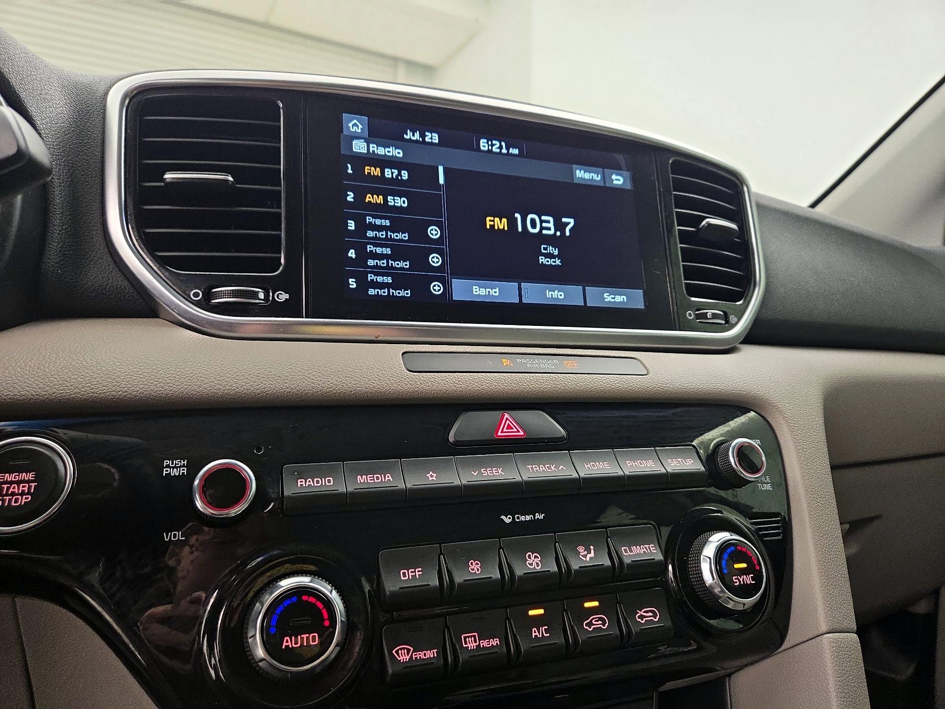 Thumbnail: 2021 Kia Sportage - 16