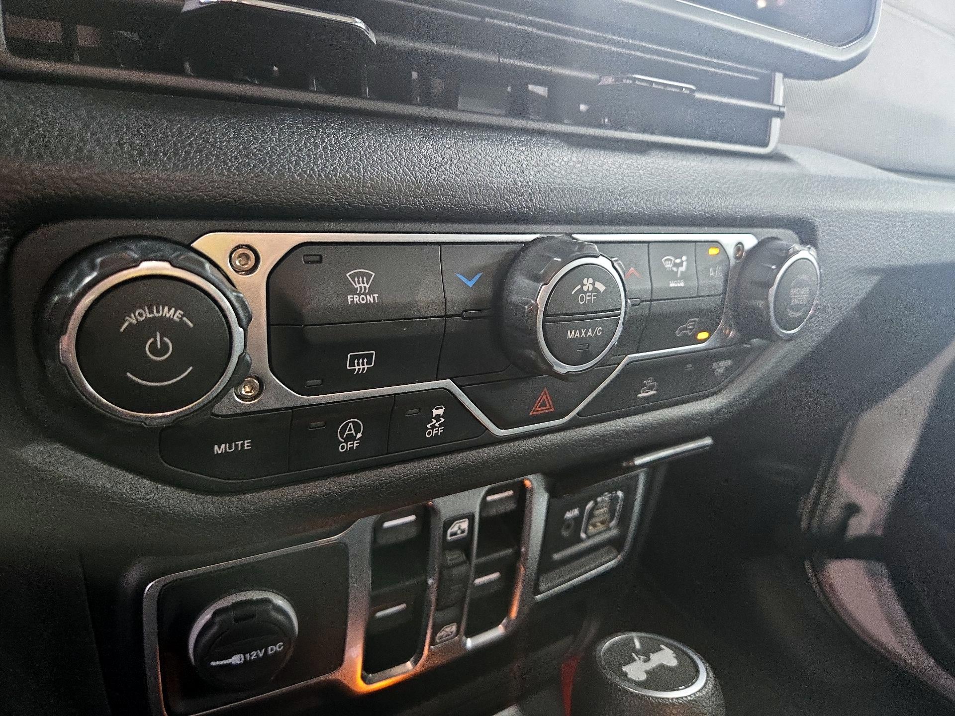 Thumbnail: 2025 Jeep Wrangler - 16