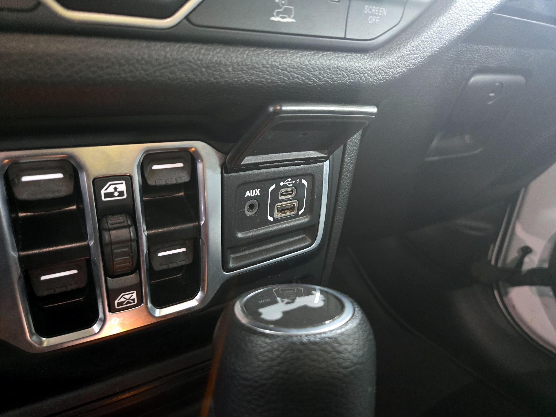 Thumbnail: 2025 Jeep Wrangler - 18