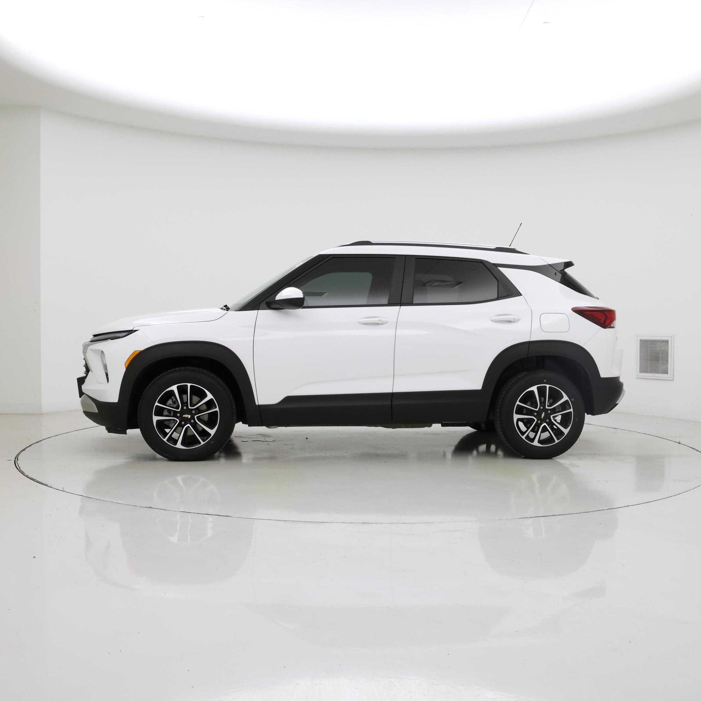 Thumbnail: 2025 Chevrolet TrailBlazer - 3