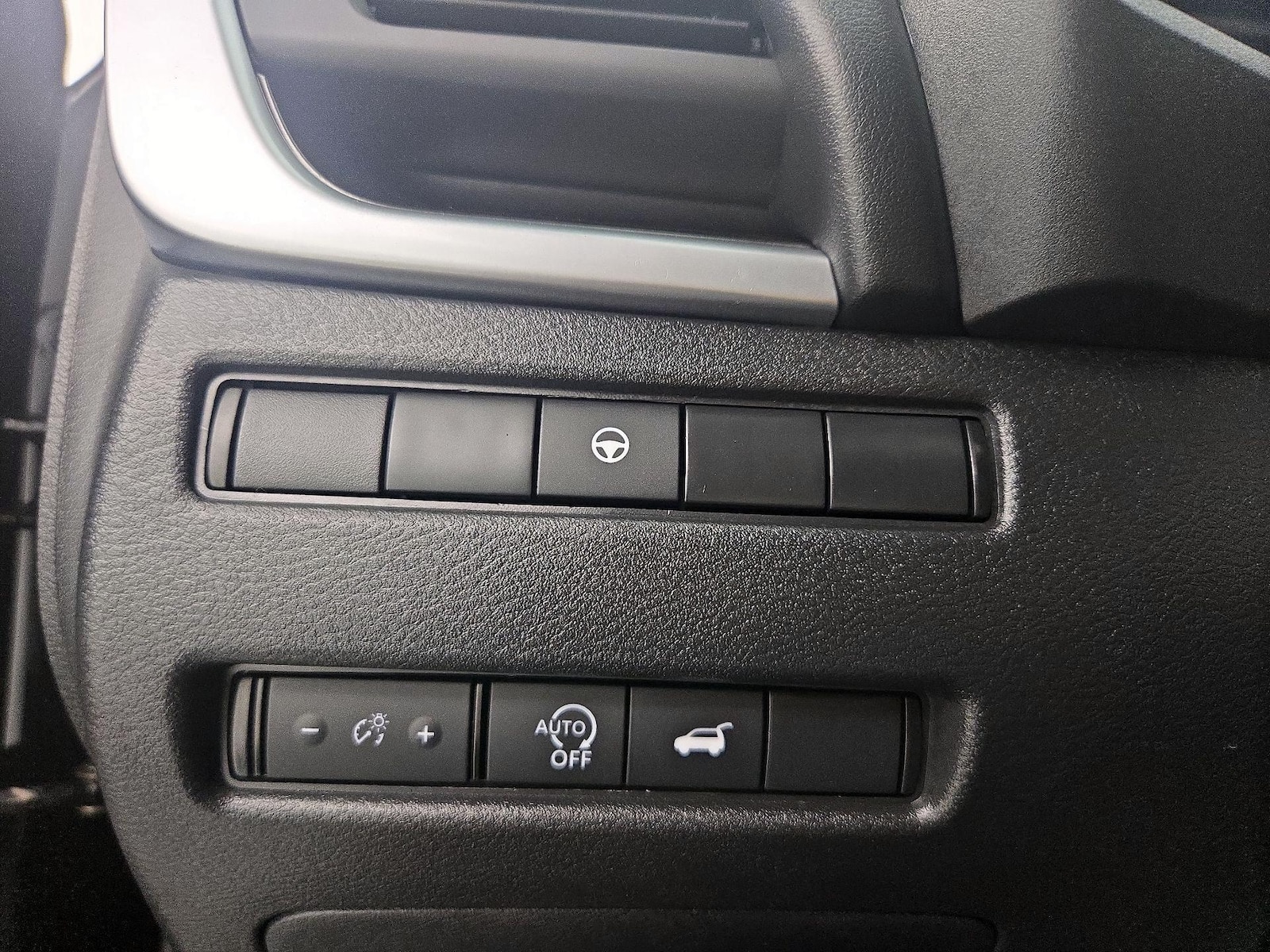 2024 Nissan Rogue SV - Photo 12