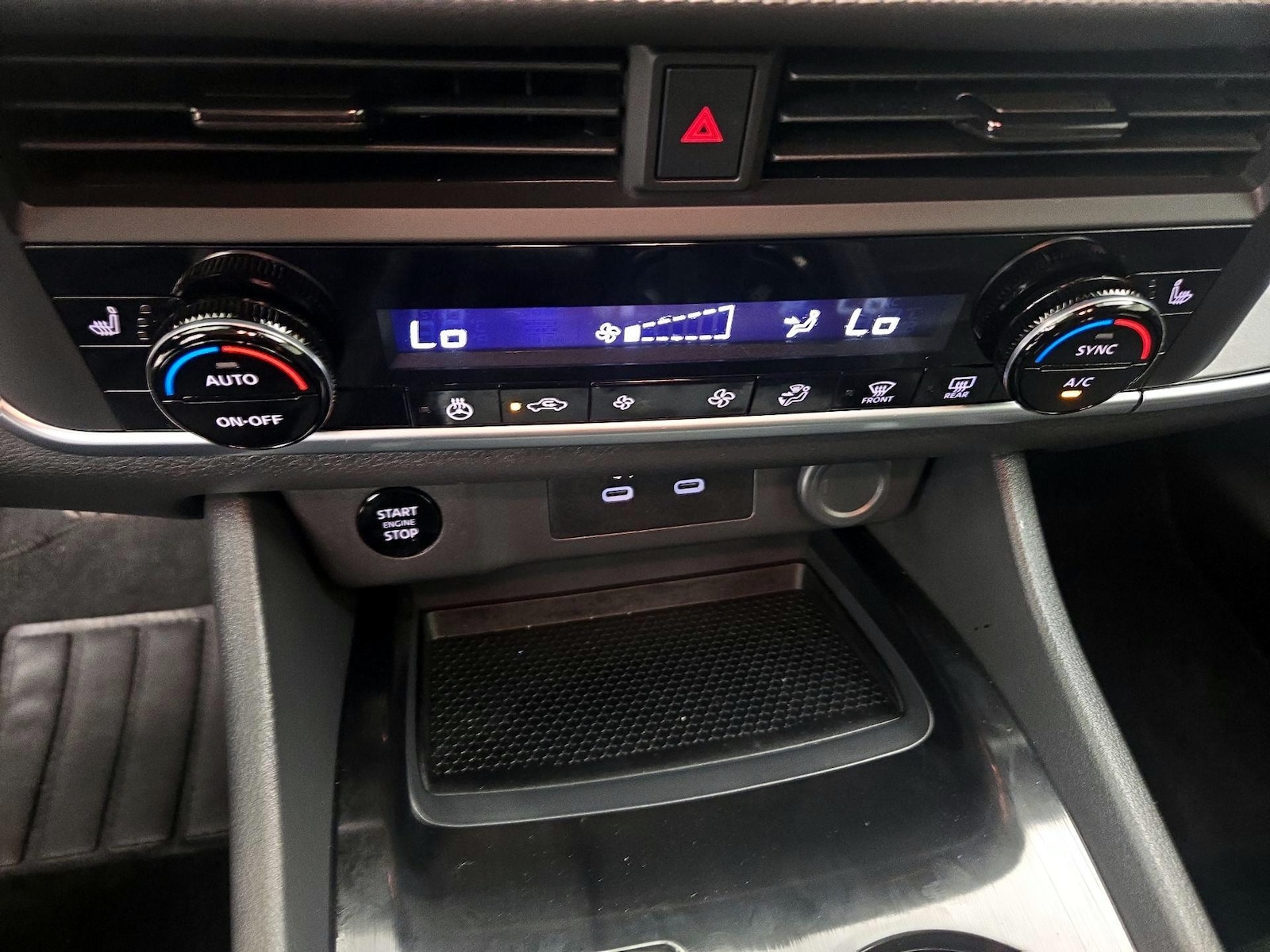 2024 Nissan Rogue SV - Photo 15