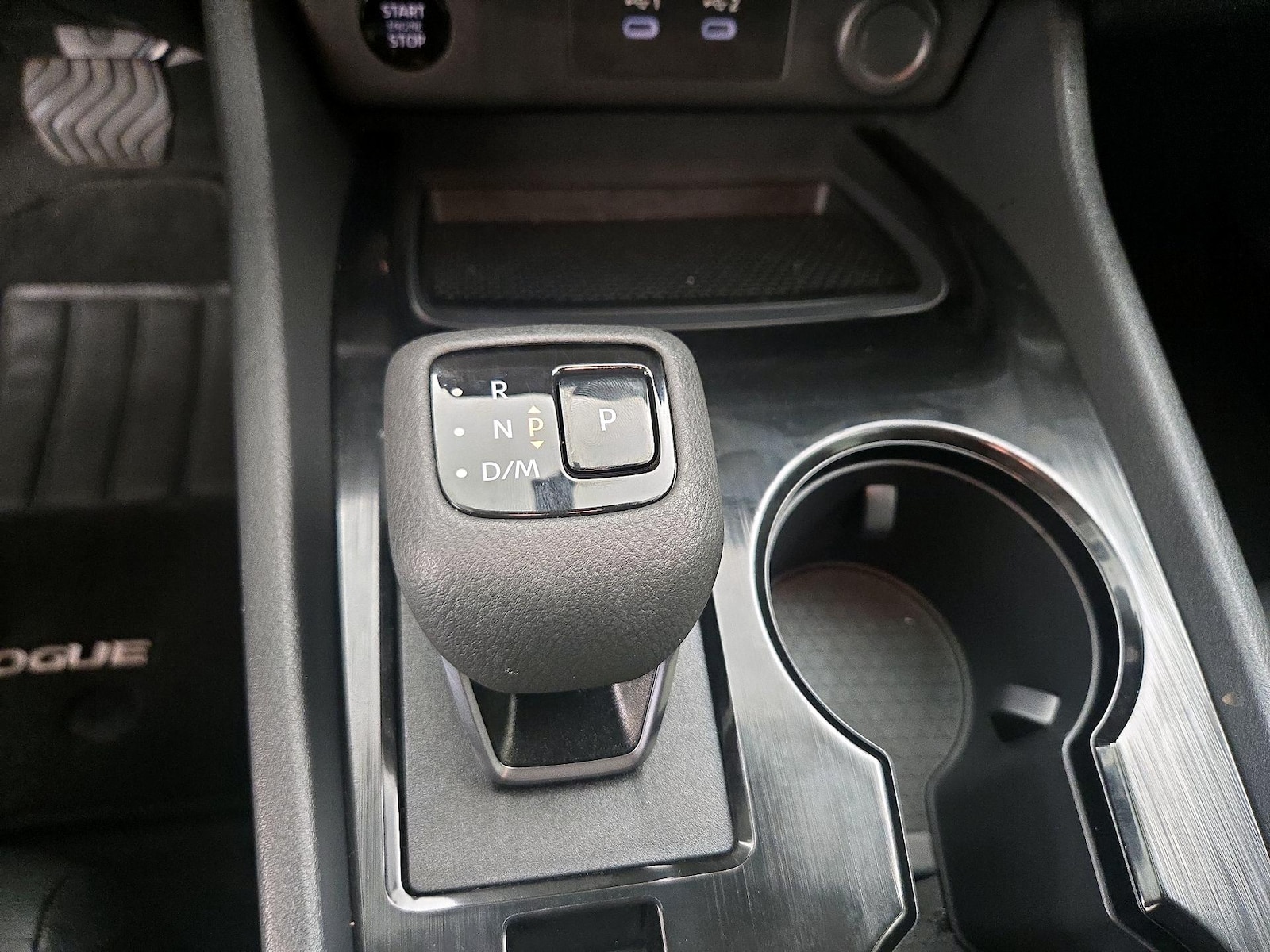2024 Nissan Rogue SV - Photo 16