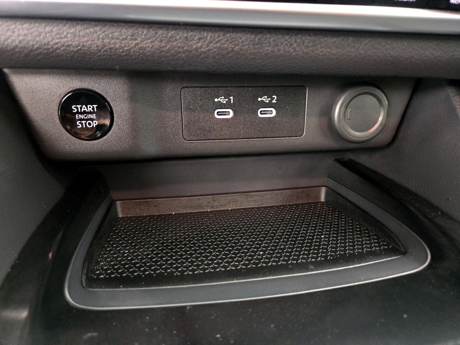 2024 Nissan Rogue SV - Photo 17