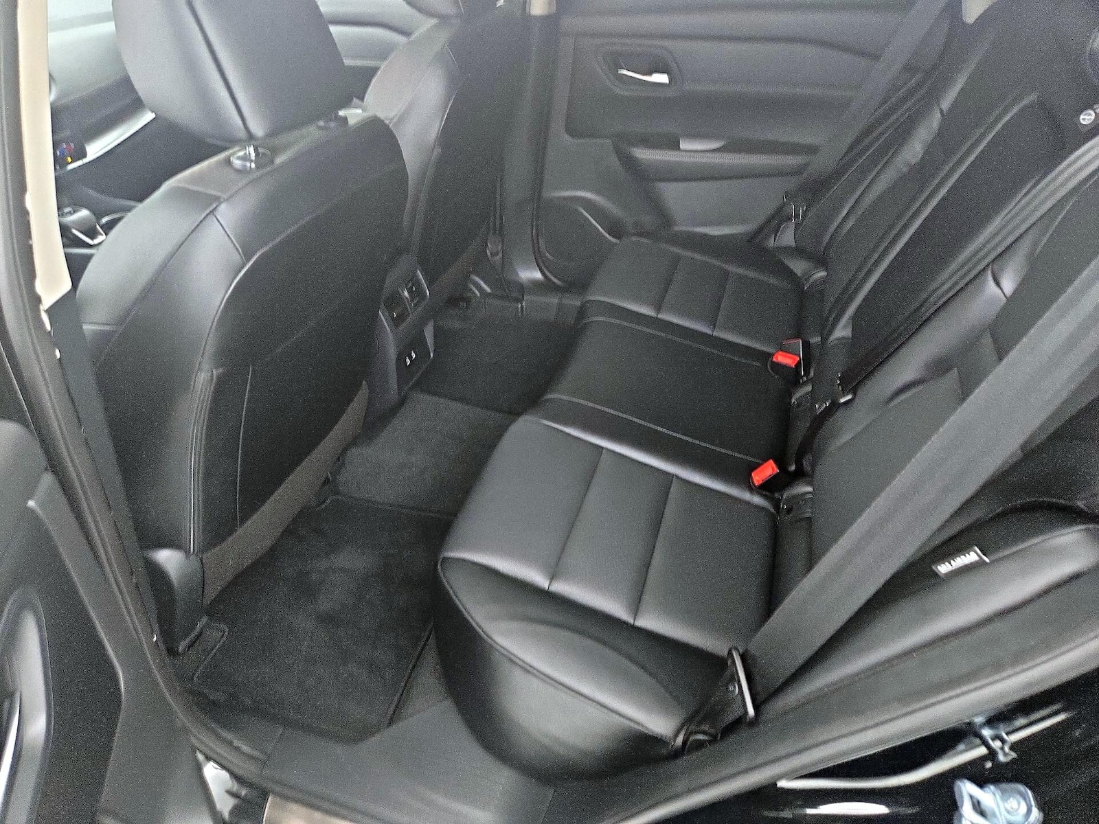 2024 Nissan Rogue SV - Photo 19