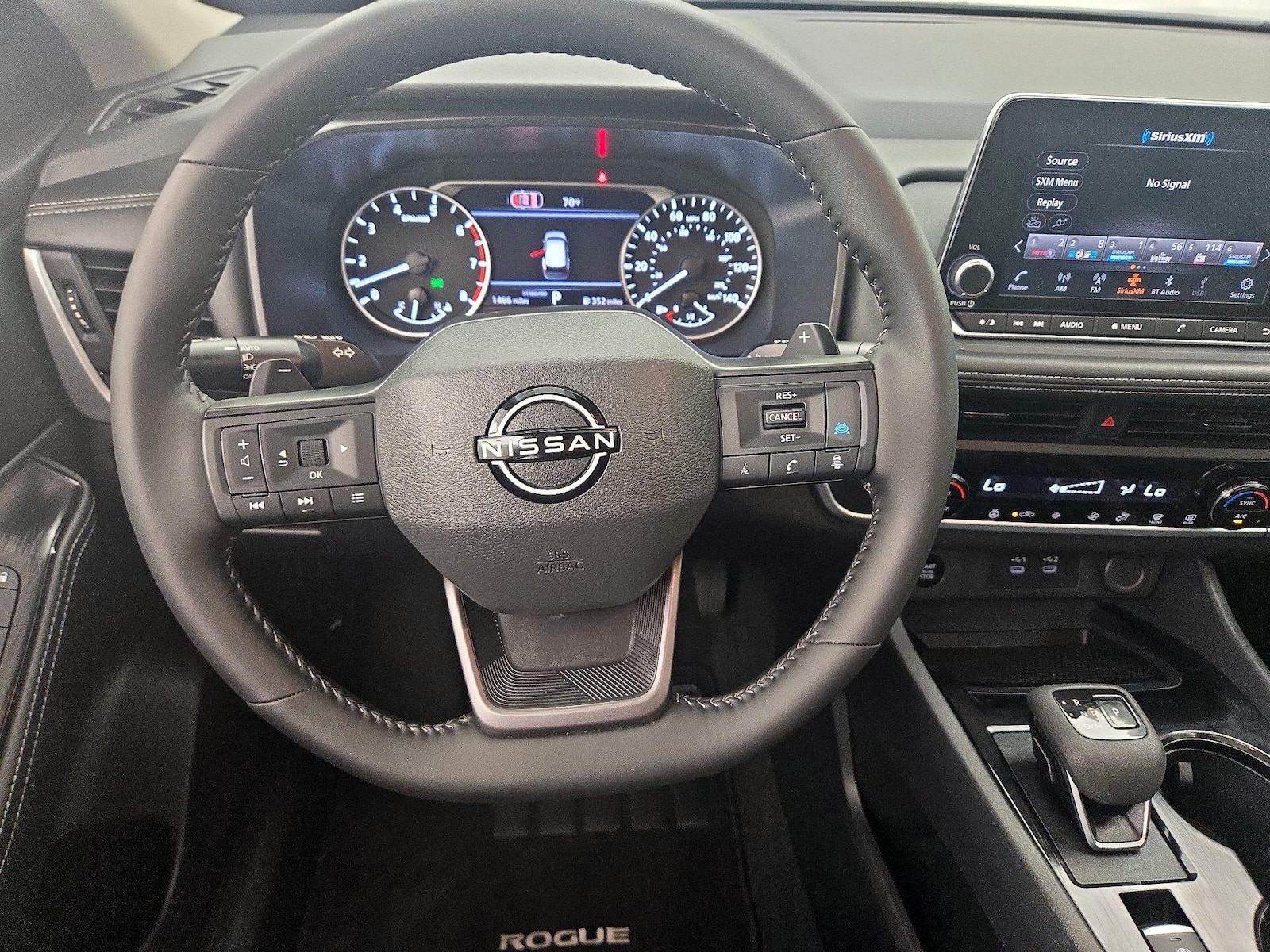 2024 Nissan Rogue SV - Photo 9