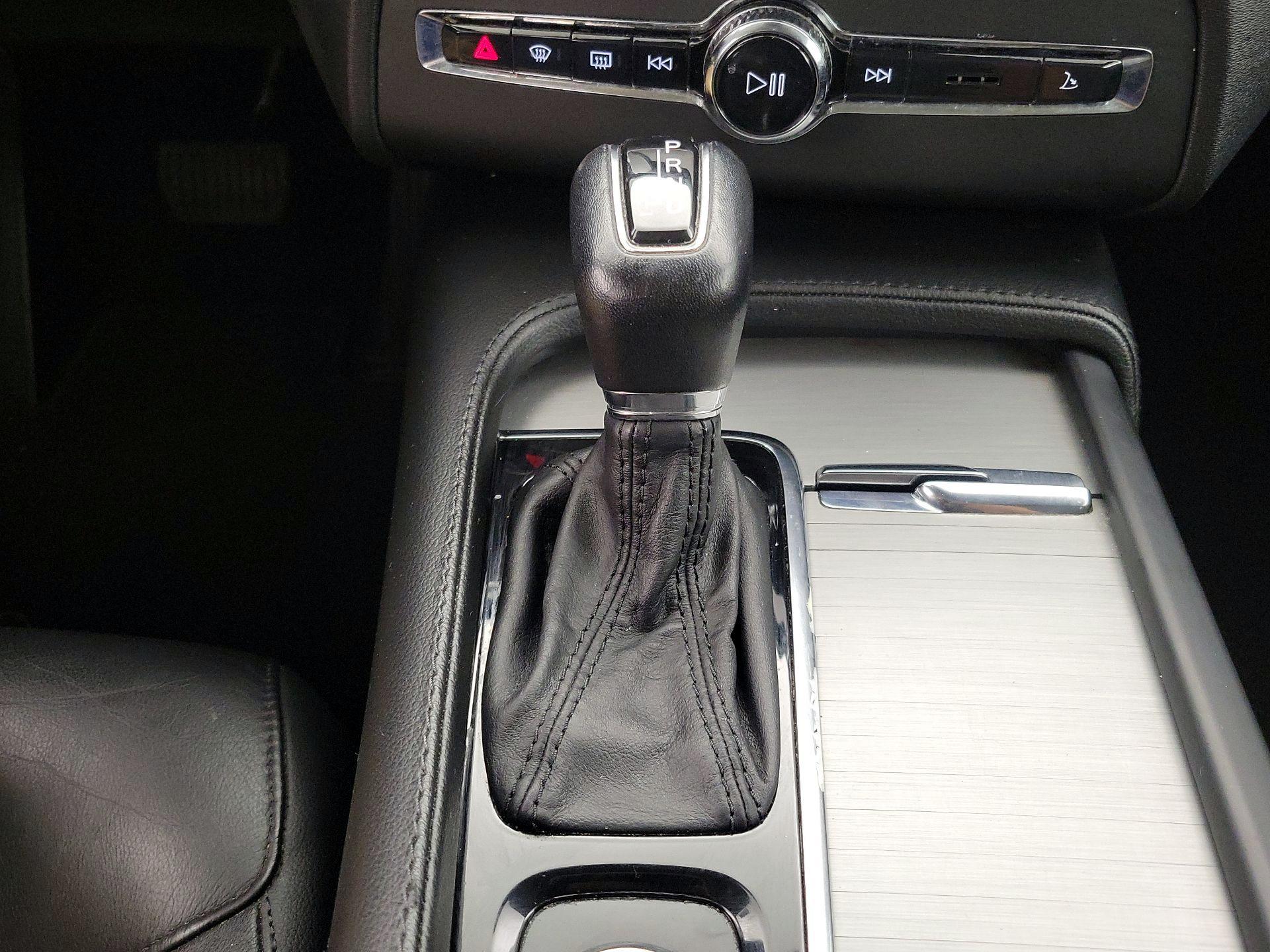 Thumbnail: 2021 Volvo XC90 - 17