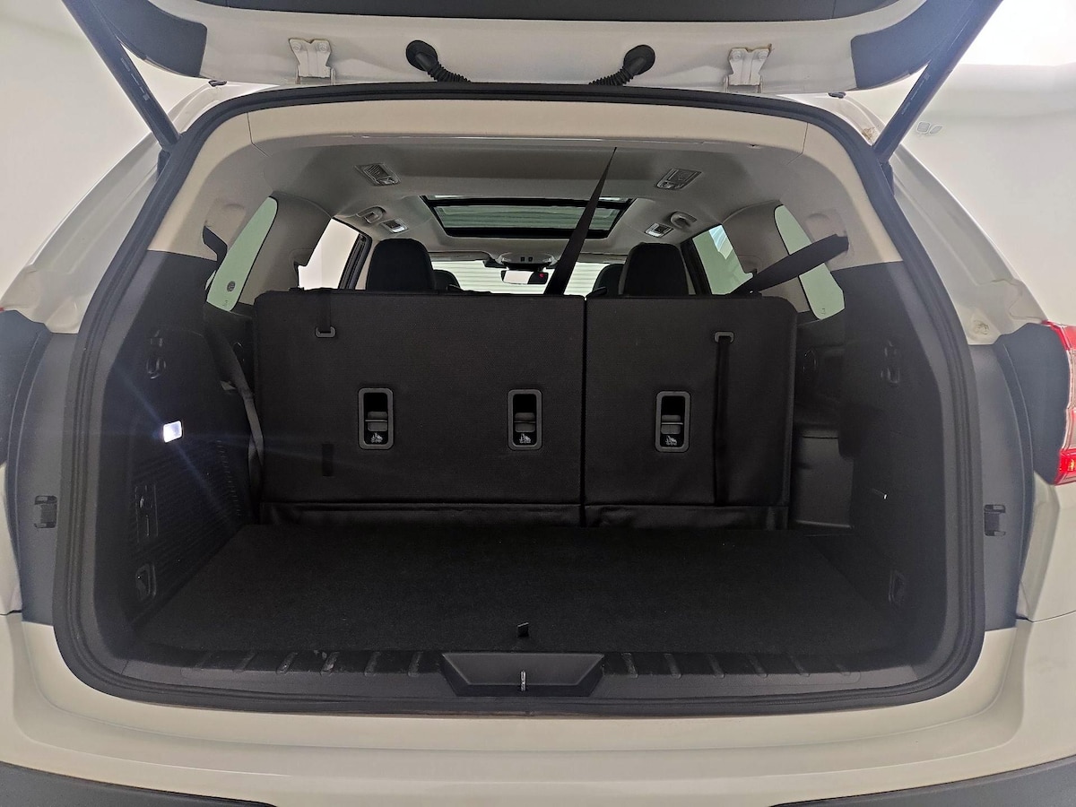 Trunk/Cargo (Seats Up)