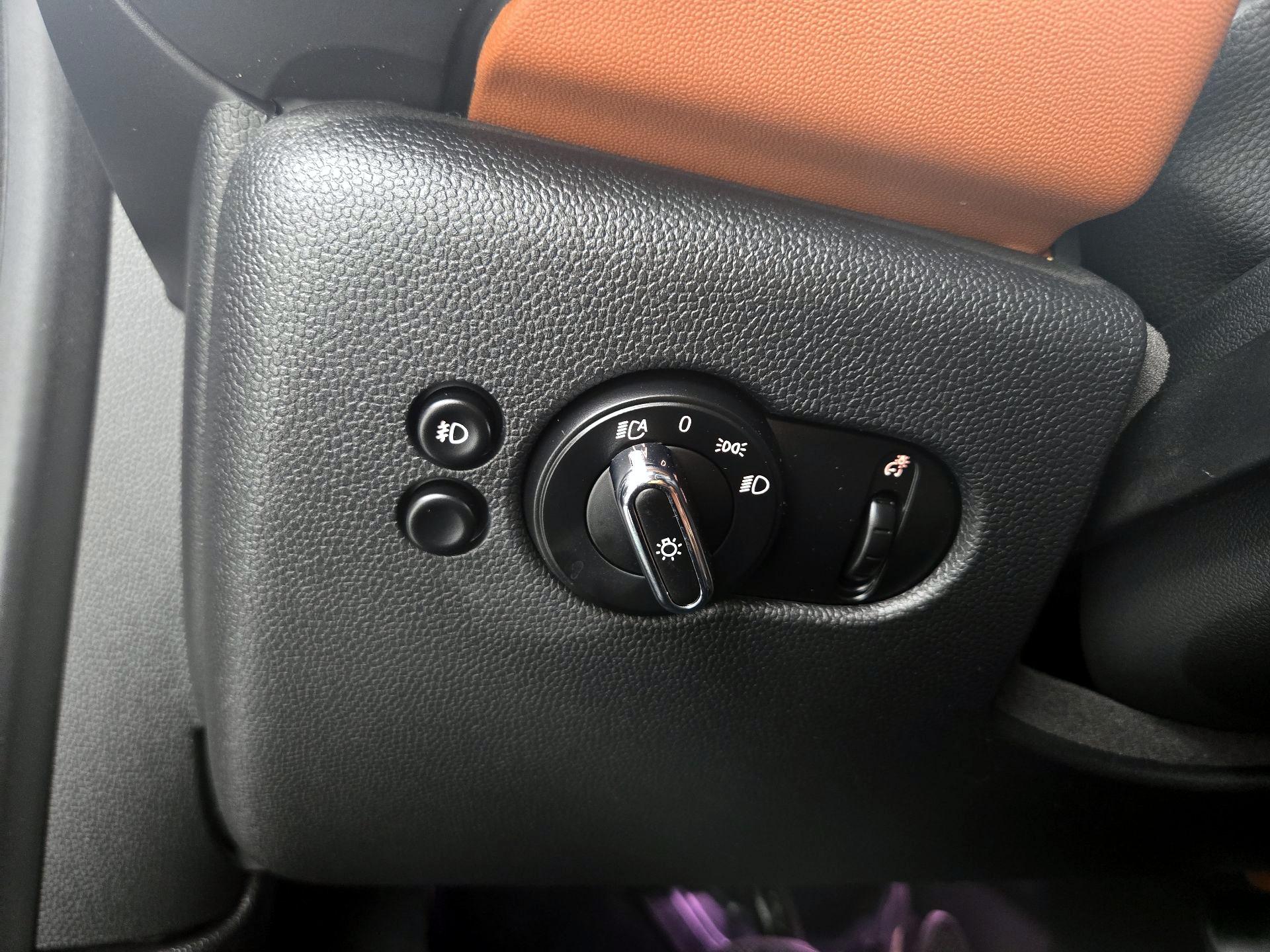 Thumbnail: 2021 MINI Cooper Hardtop - 11