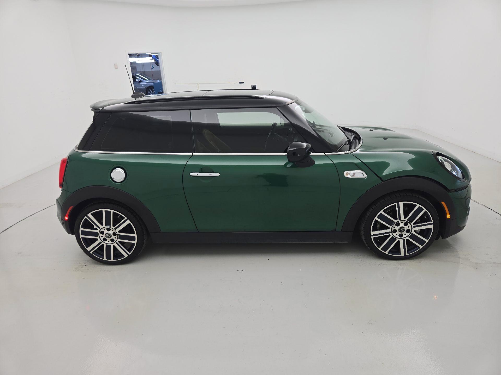 Thumbnail: 2021 MINI Cooper Hardtop - 4