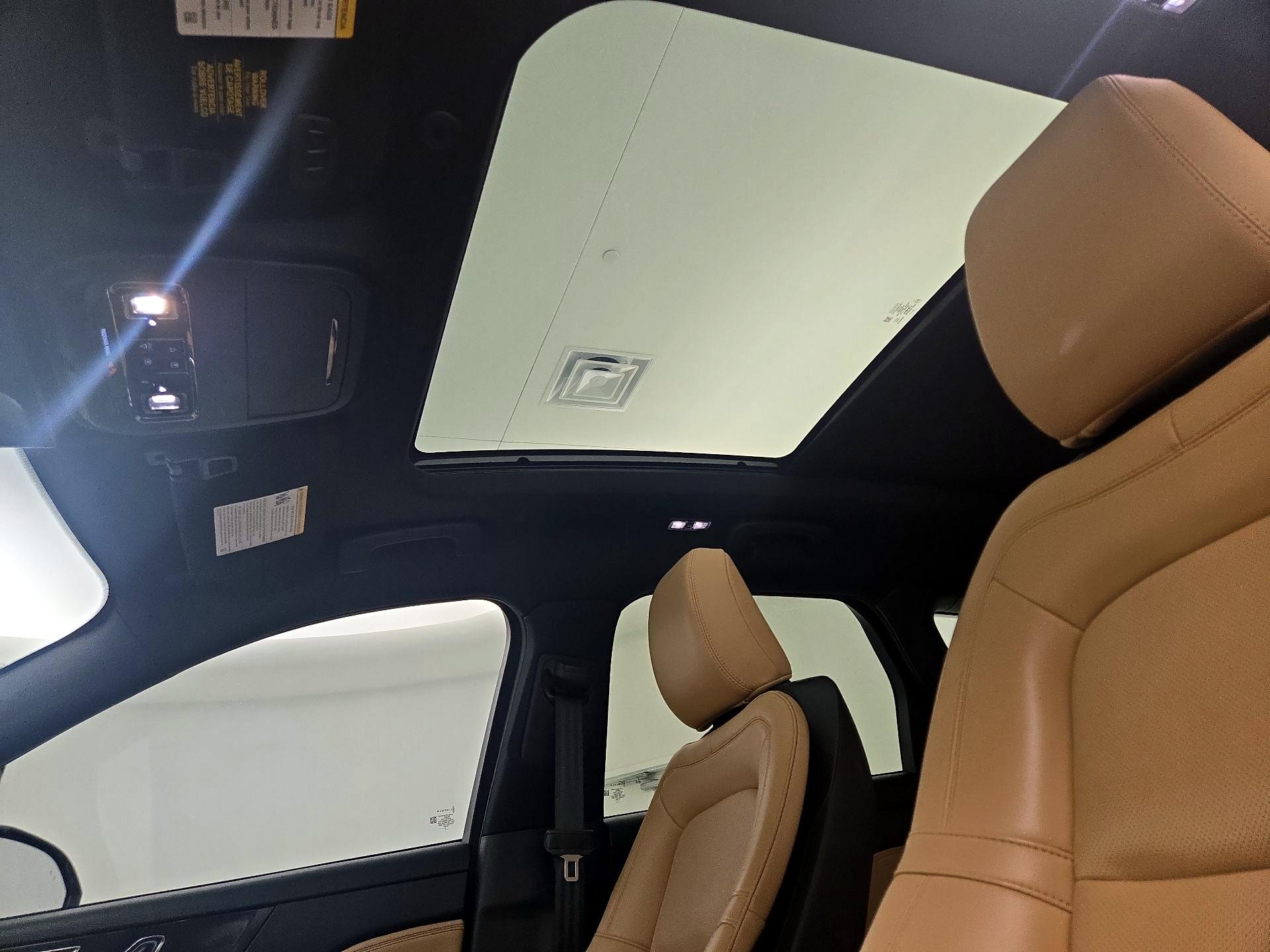 Thumbnail: 2022 Lincoln Corsair - 18