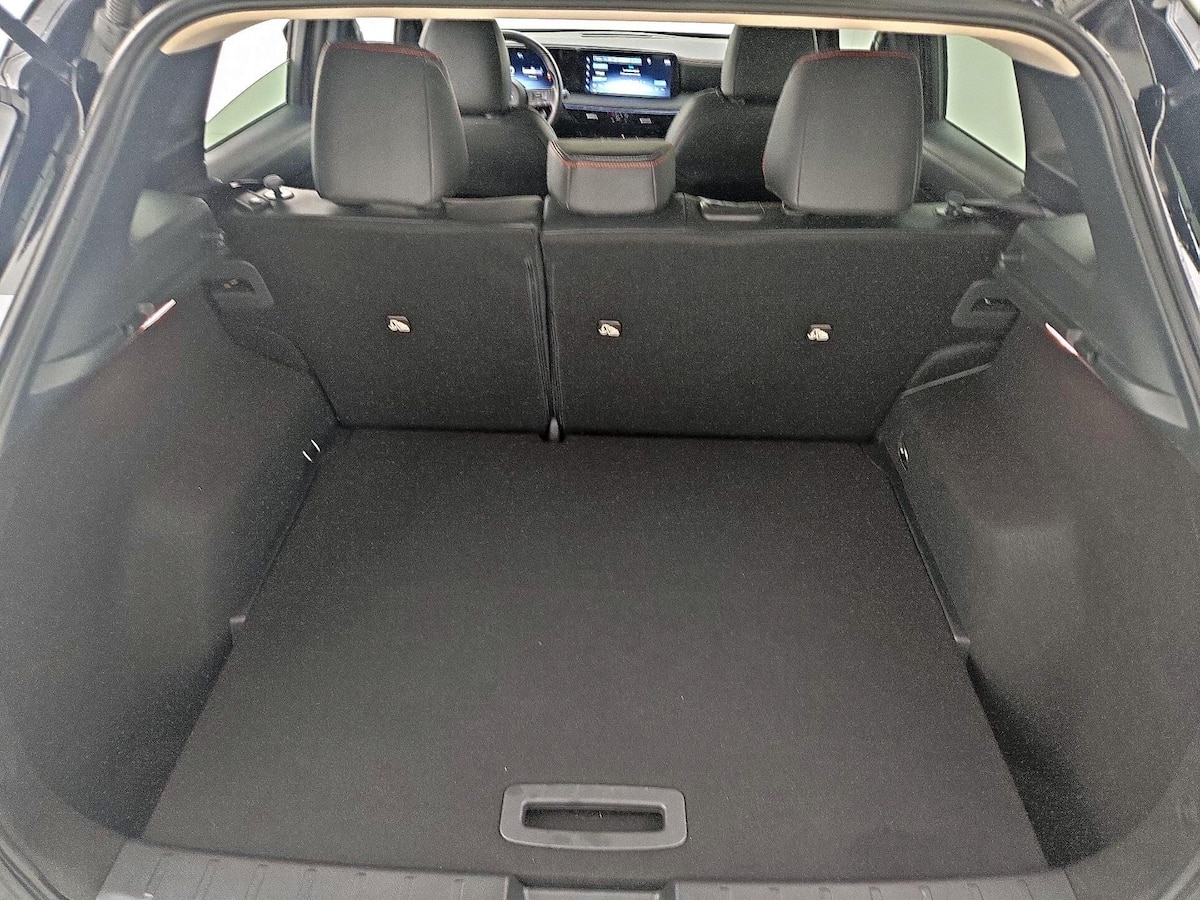Trunk/Cargo (Seats Up)