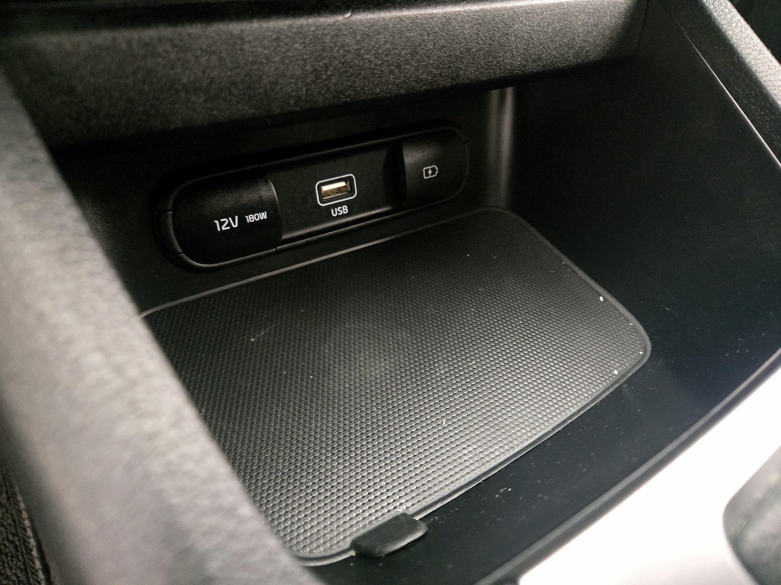 2024 Kia Forte LXS - Photo 17