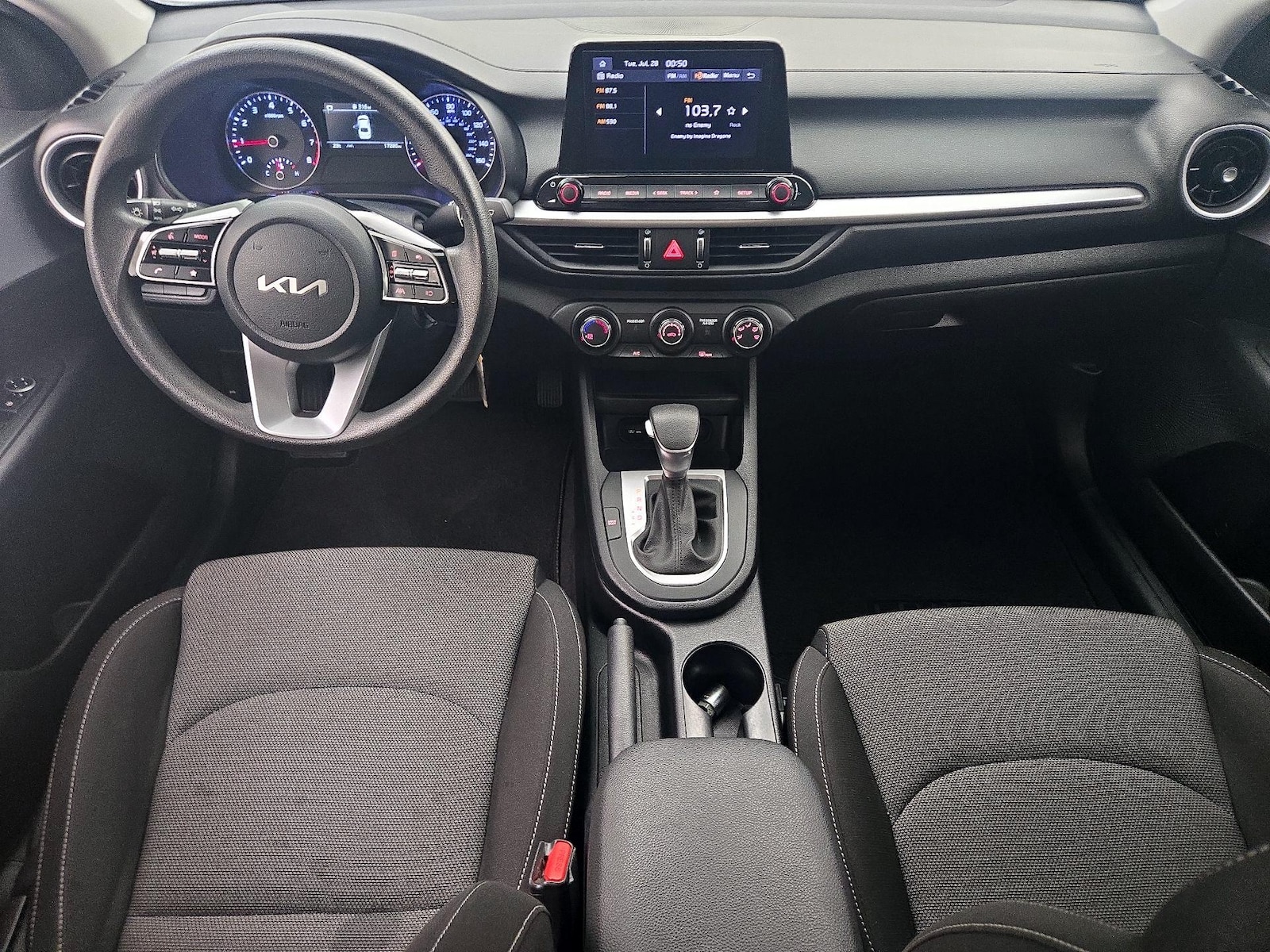 2024 Kia Forte LXS - Photo 8
