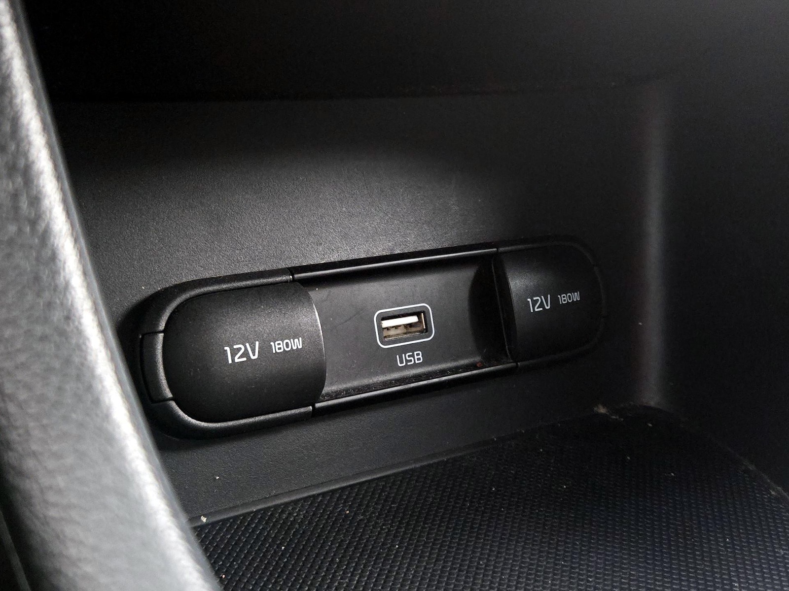 2021 Kia Sportage S - Photo 19