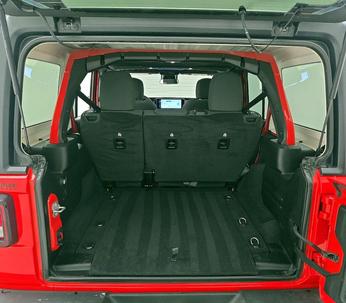 Trunk/Cargo (Seats Up)