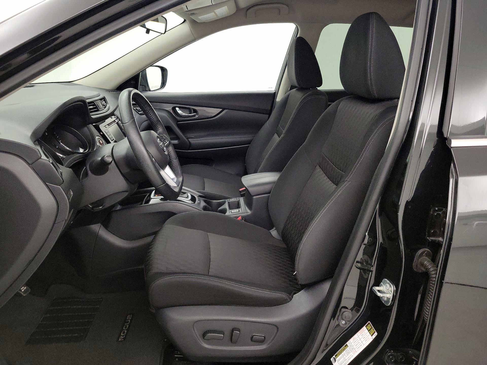 Thumbnail: 2019 Nissan Rogue - 11