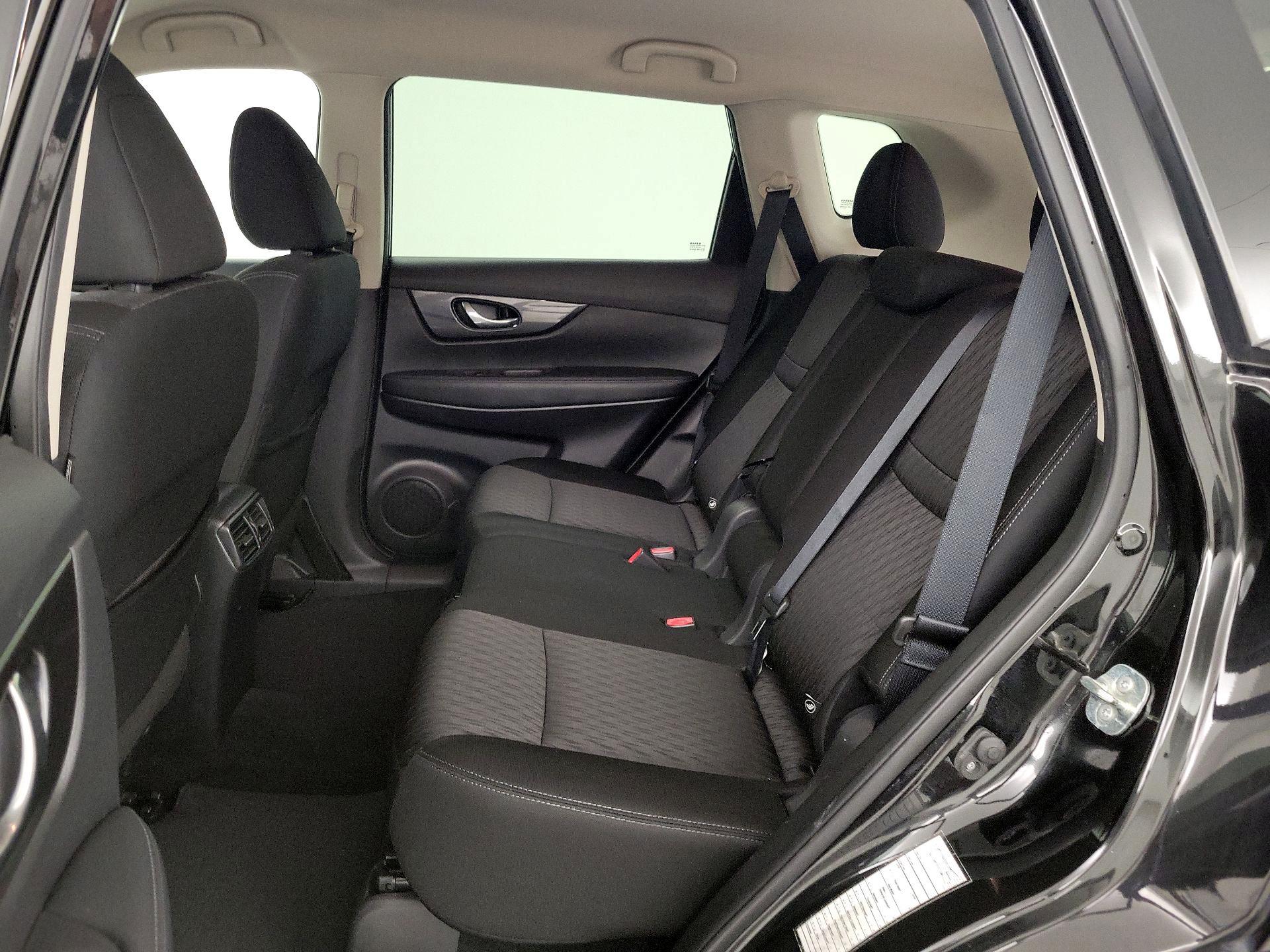 Thumbnail: 2019 Nissan Rogue - 18