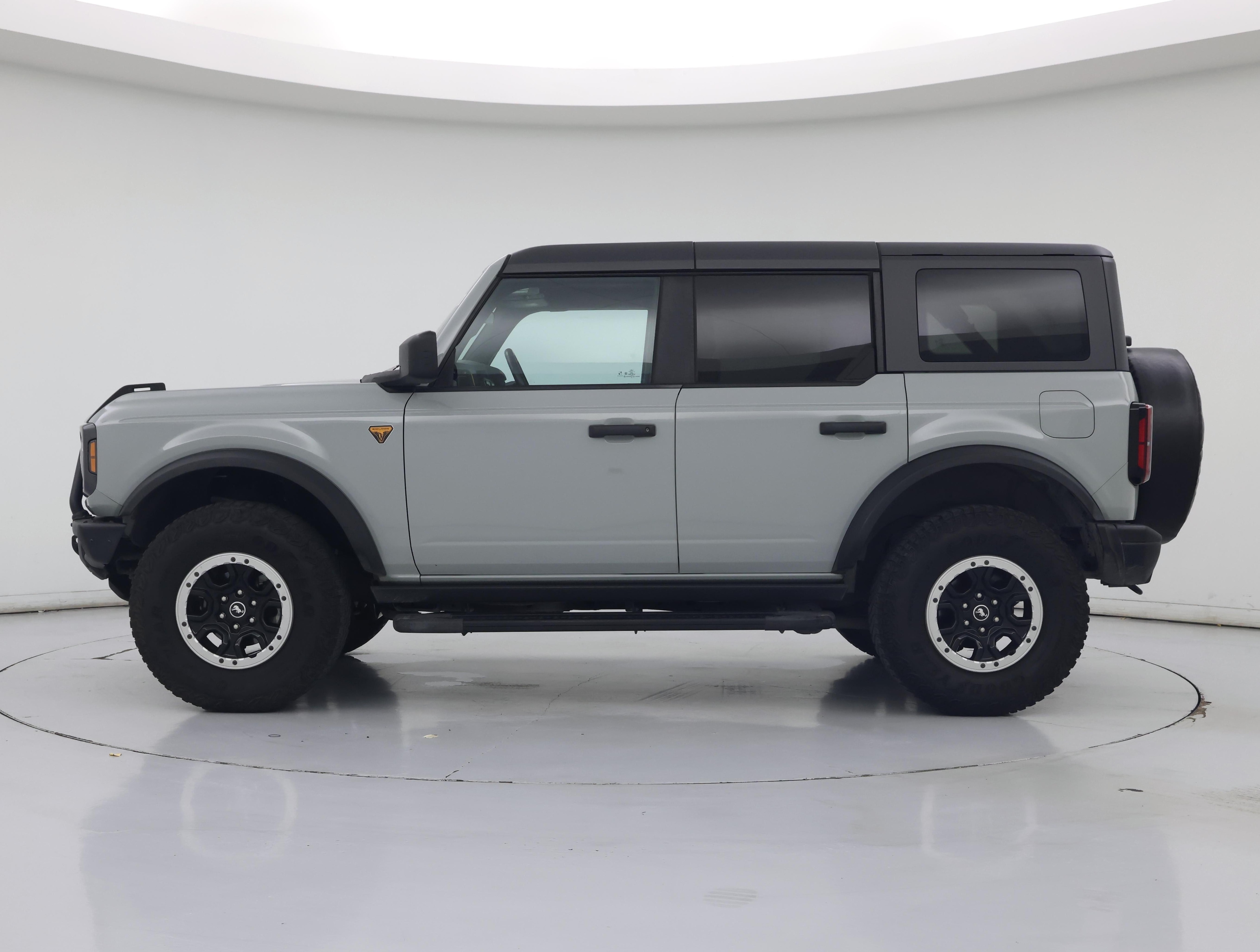 Thumbnail: 2022 Ford Bronco - 3