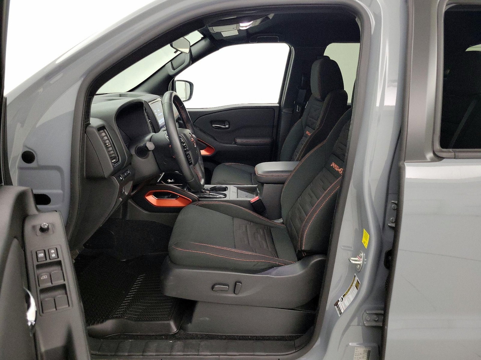 2024 Nissan Frontier PRO-4X - Photo 12