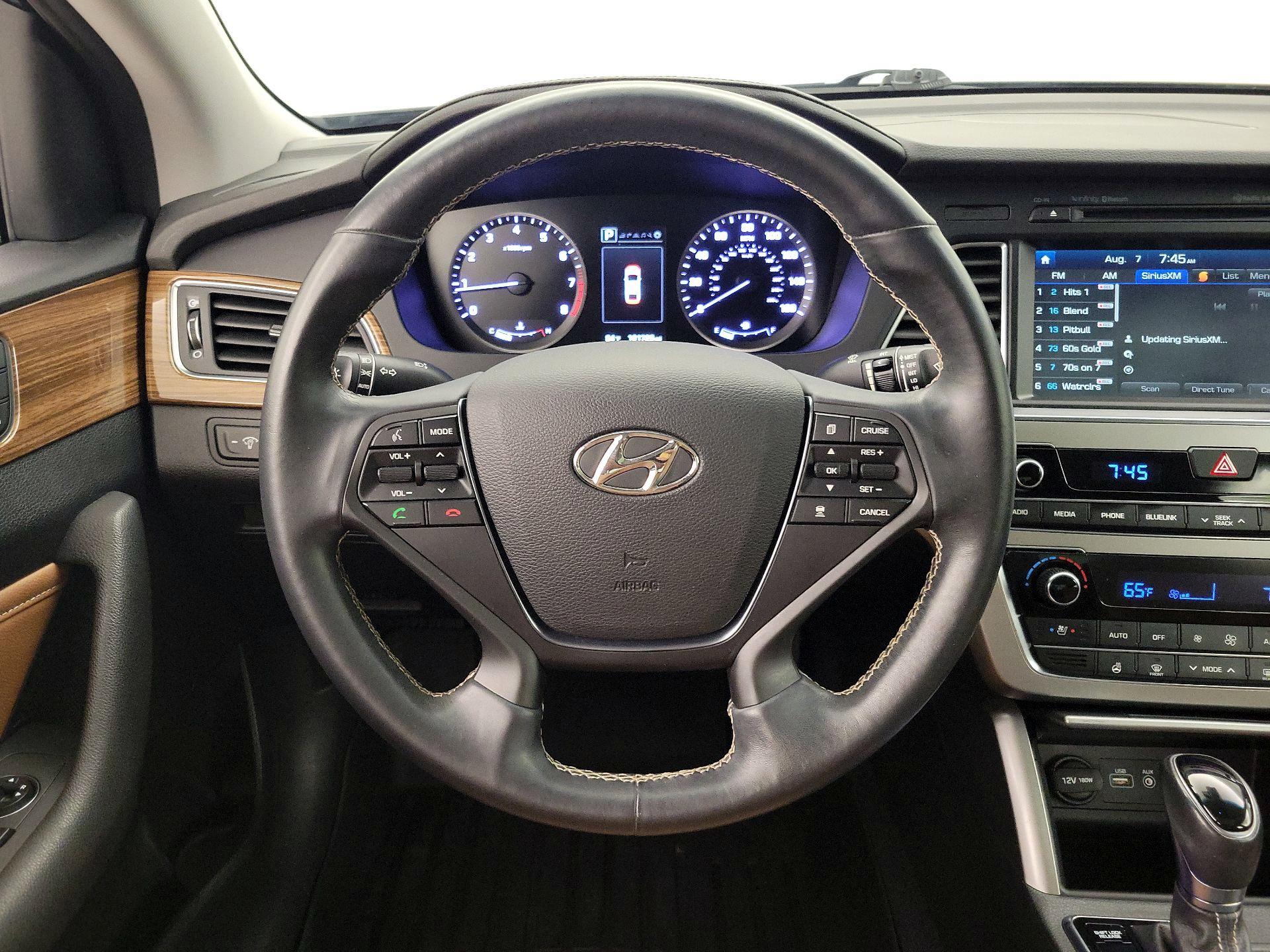 Thumbnail: 2015 Hyundai Sonata - 10