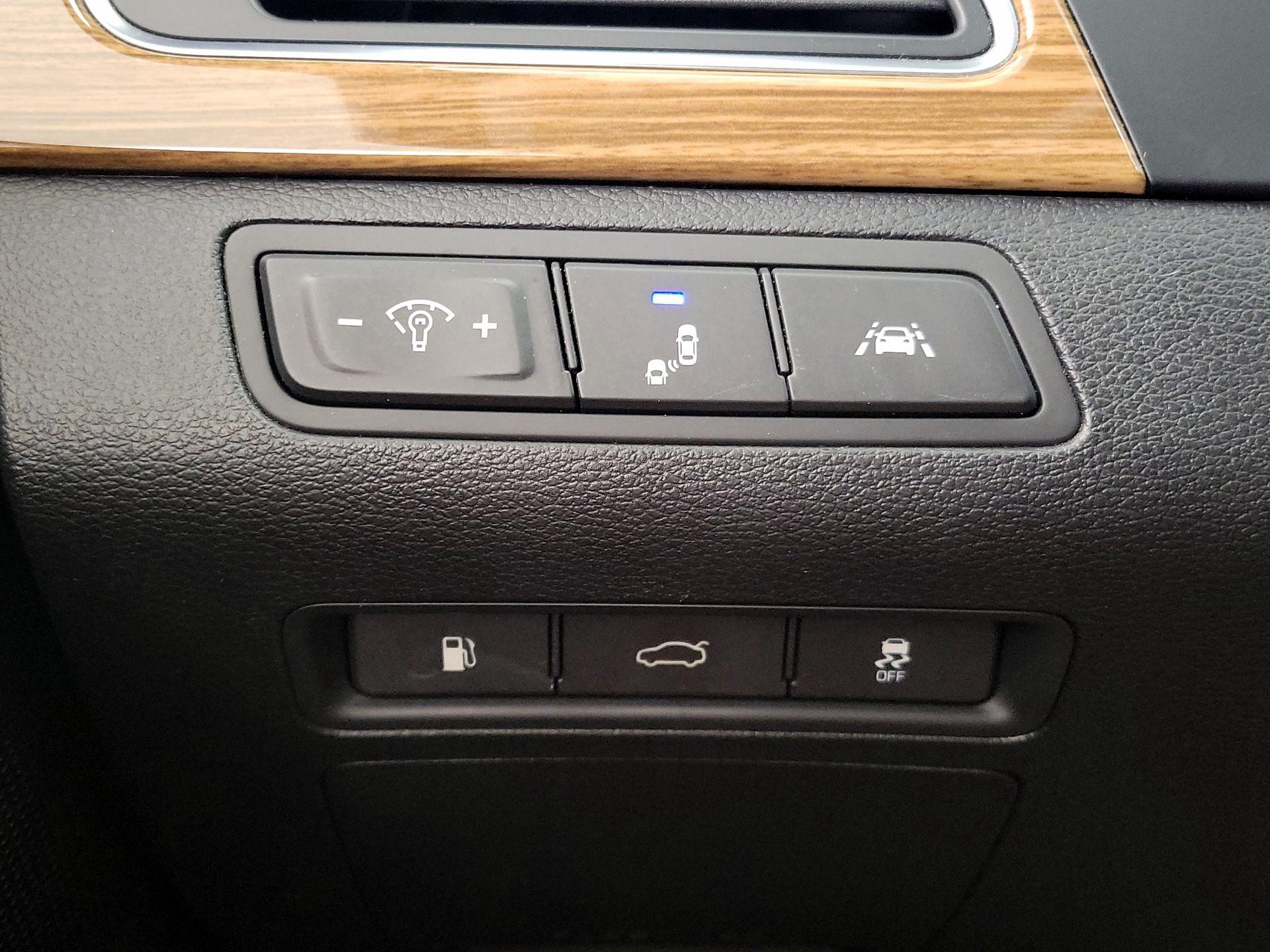 Thumbnail: 2015 Hyundai Sonata - 13