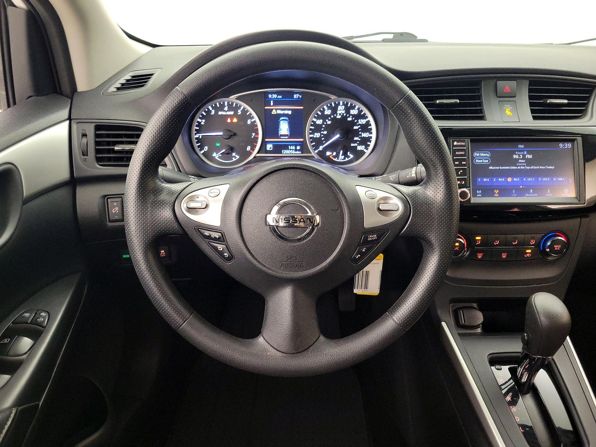Thumbnail: 2019 Nissan Sentra - 10