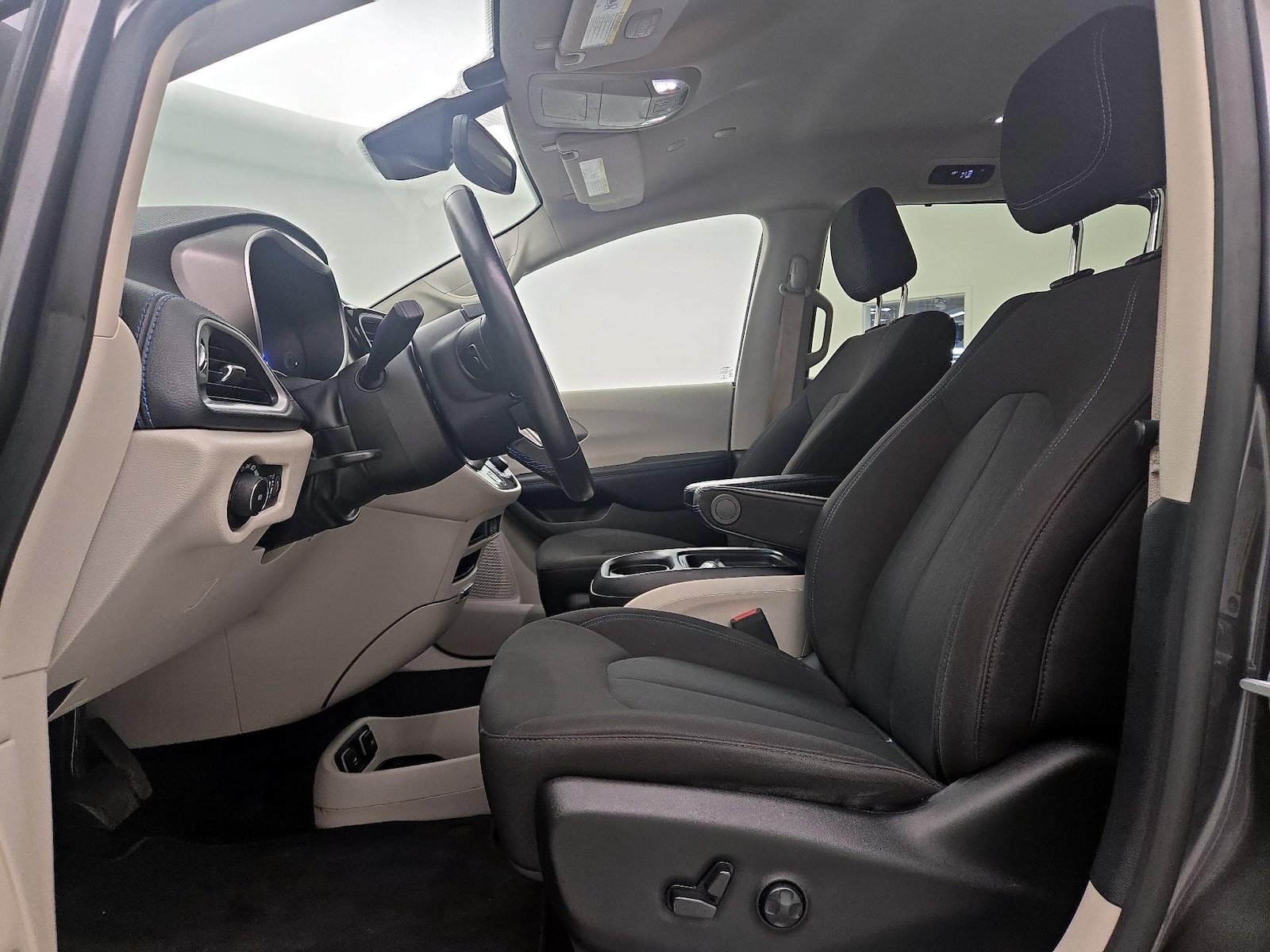 Power Seat(s) & Side Airbags