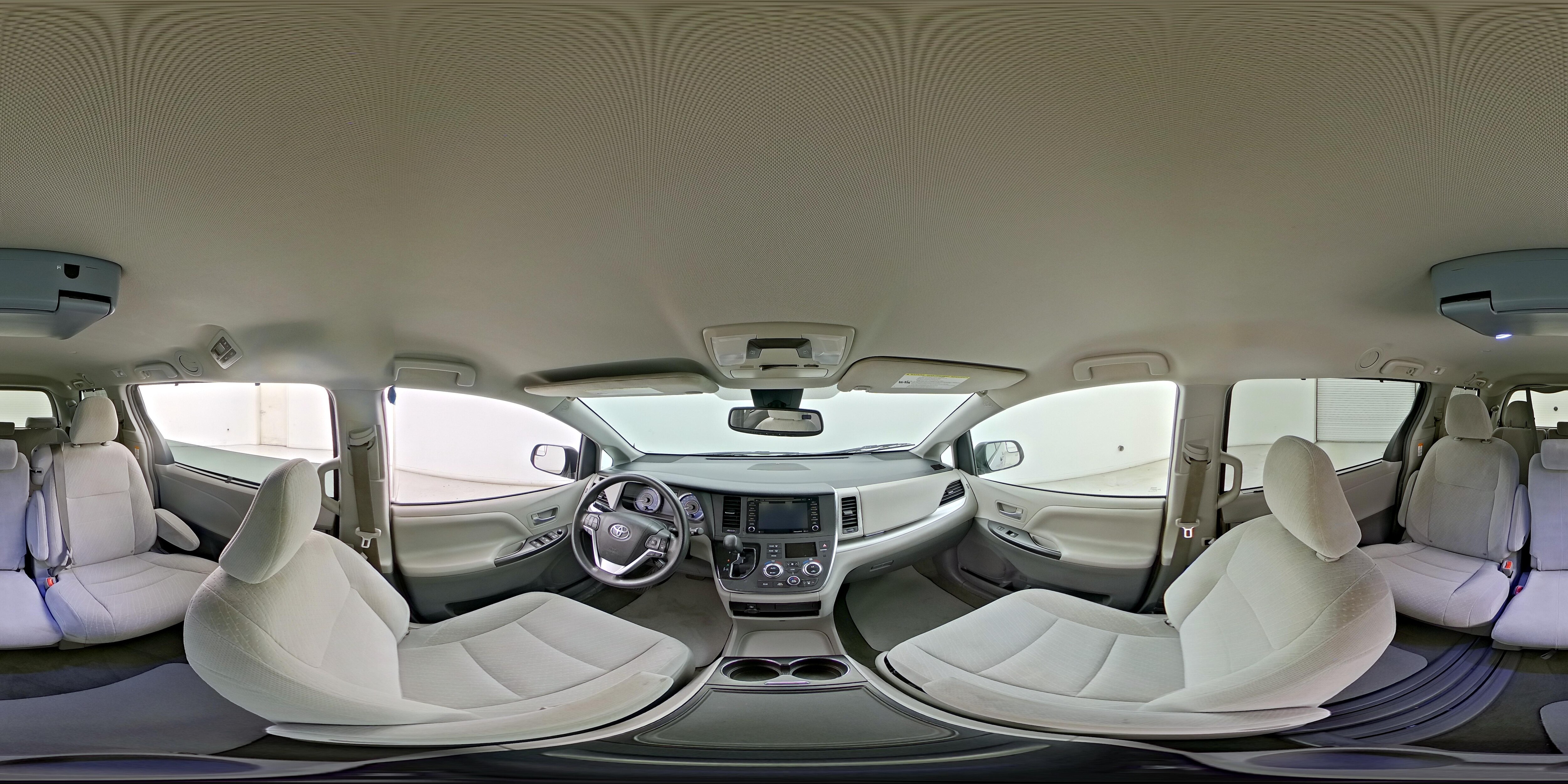 2018 Toyota Sienna LE - Photo 24