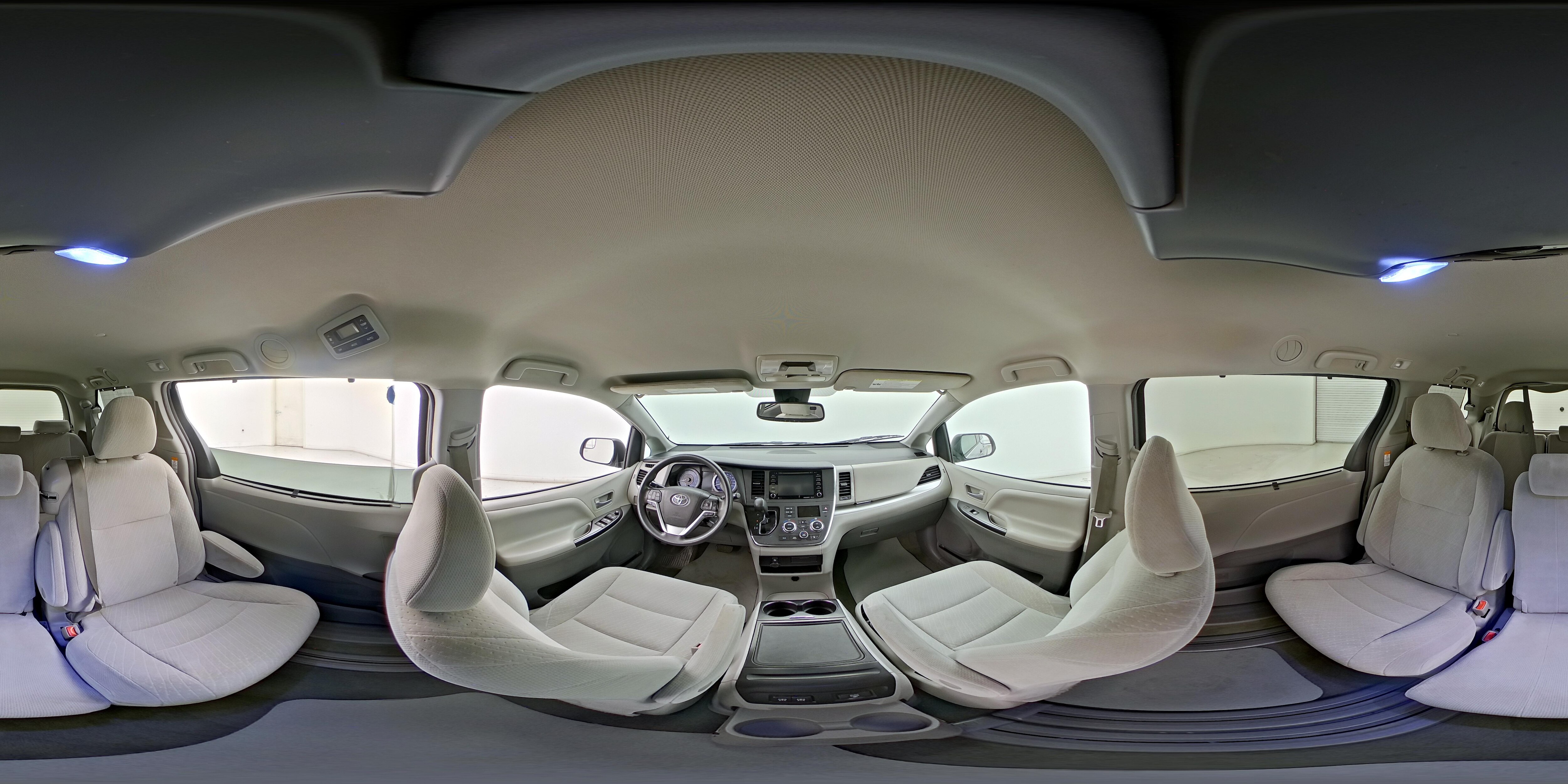 2018 Toyota Sienna LE - Photo 25