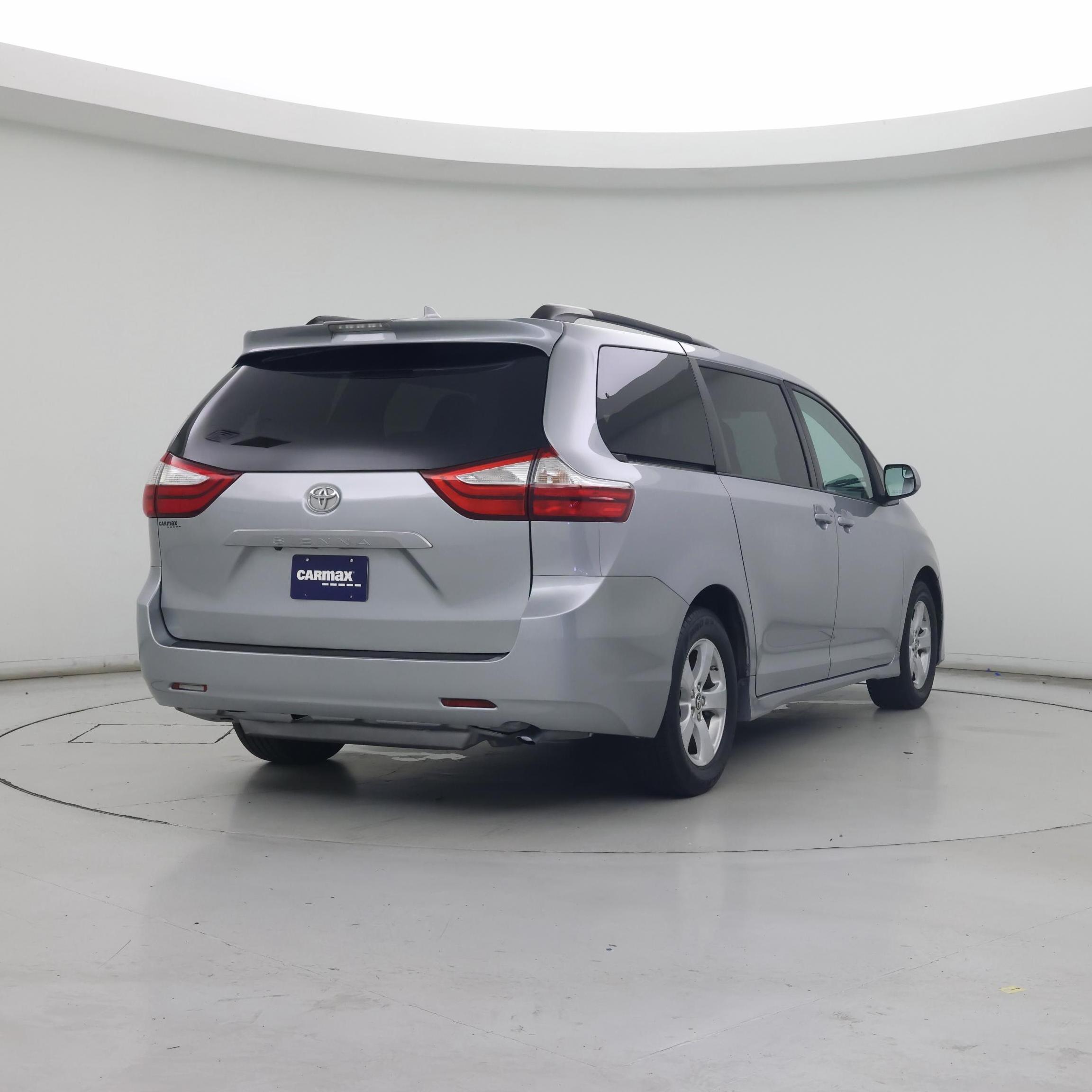 Thumbnail: 2018 Toyota Sienna - 8
